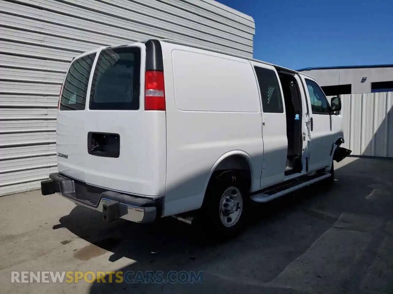 3 Фотография поврежденного автомобиля 1GCWGAFP4S1175820 CHEVROLET EXPRESS 2025