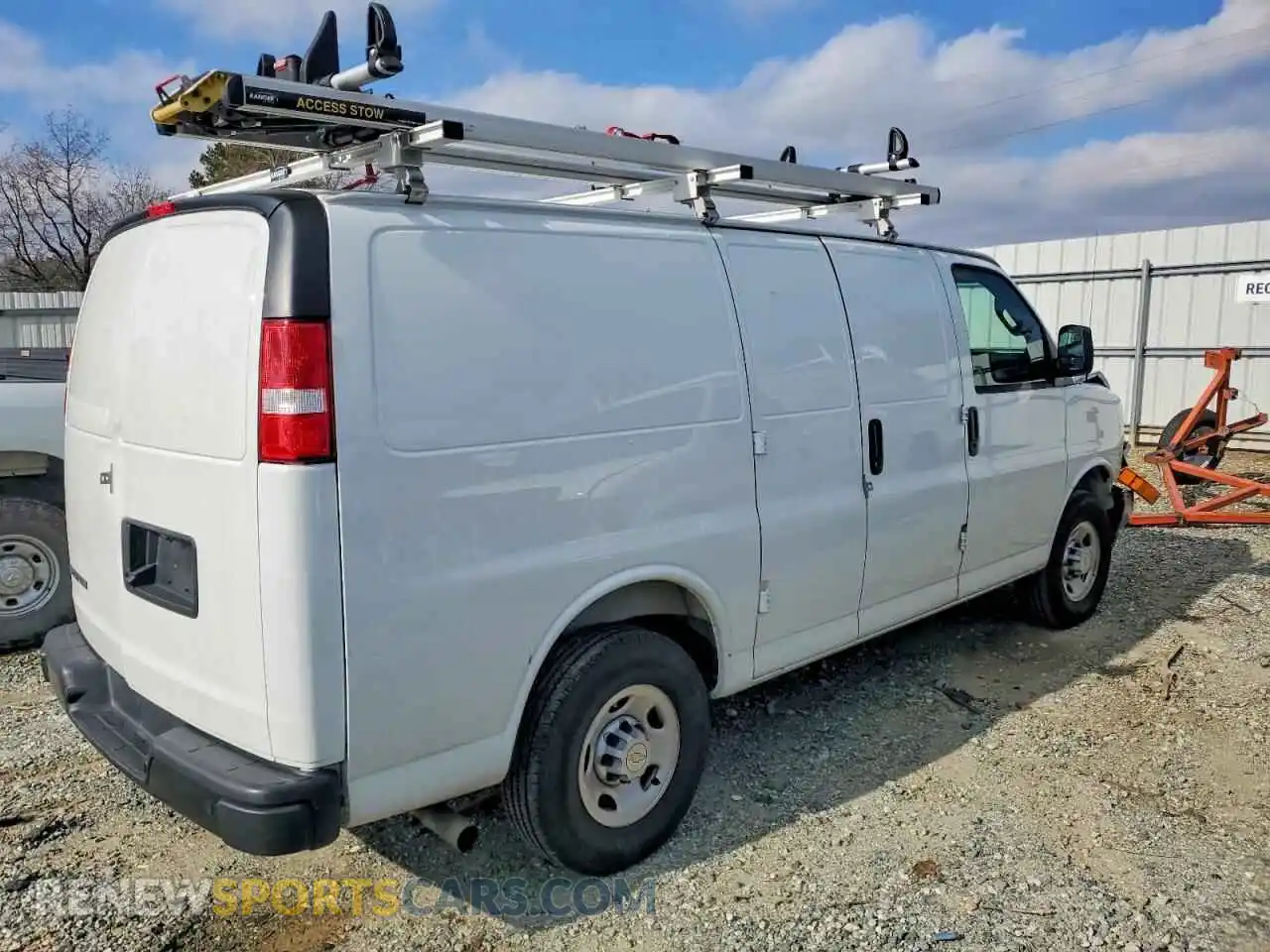 3 Photograph of a damaged car 1GCWGAFP6S1138297 CHEVROLET EXPRESS 2025