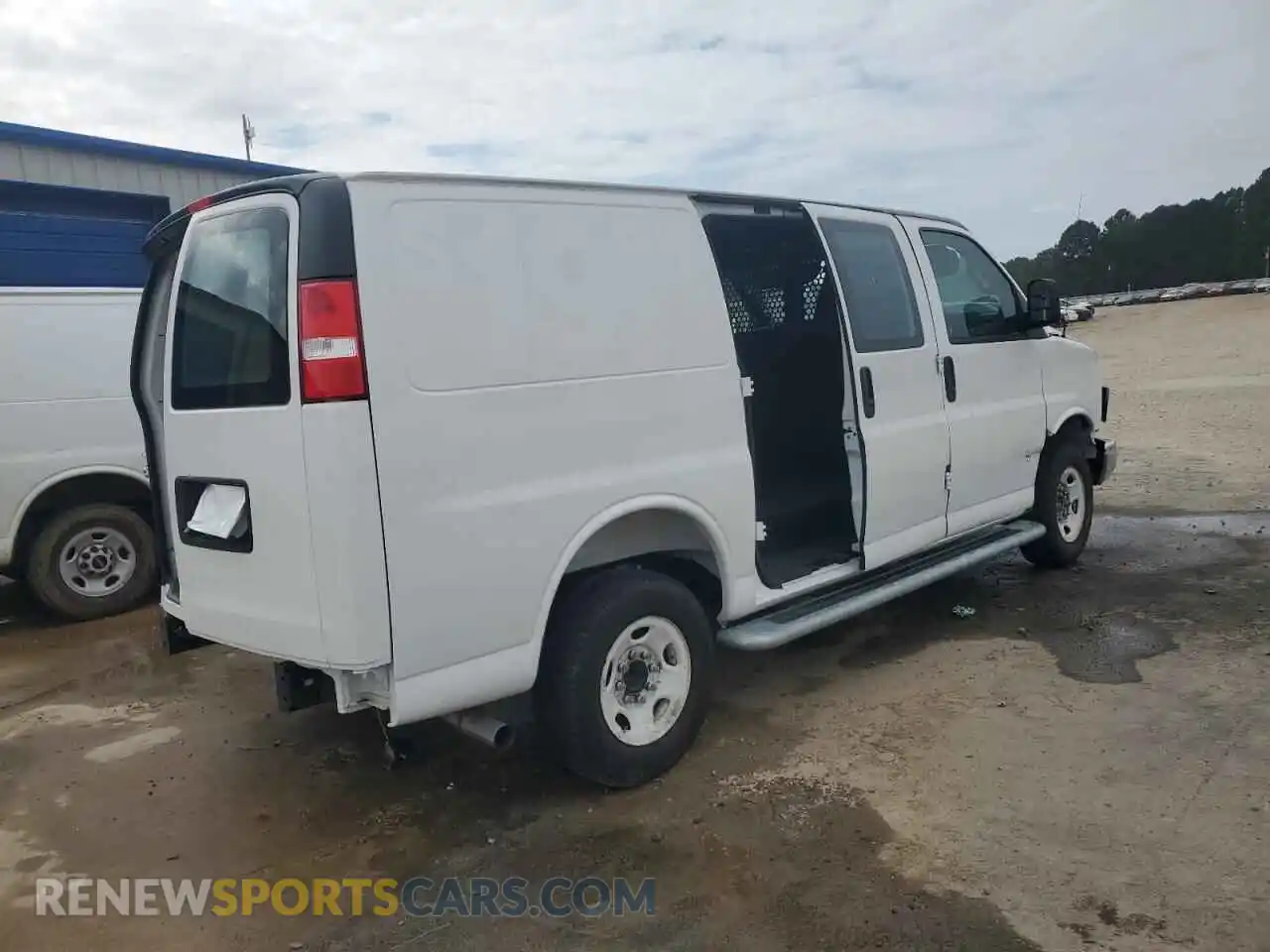 3 fotografías del automóvil dañado 1GCWGAFP8S1159197 CHEVROLET EXPRESS 2025