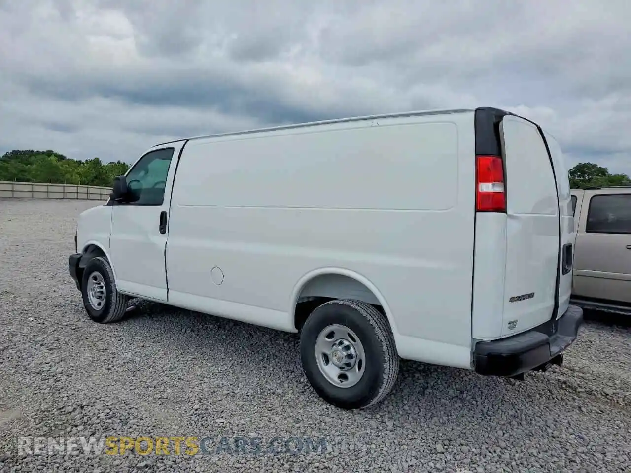 2 Photograph of a damaged car 1GCWGAFP1T1209021 CHEVROLET EXPRESS 2026