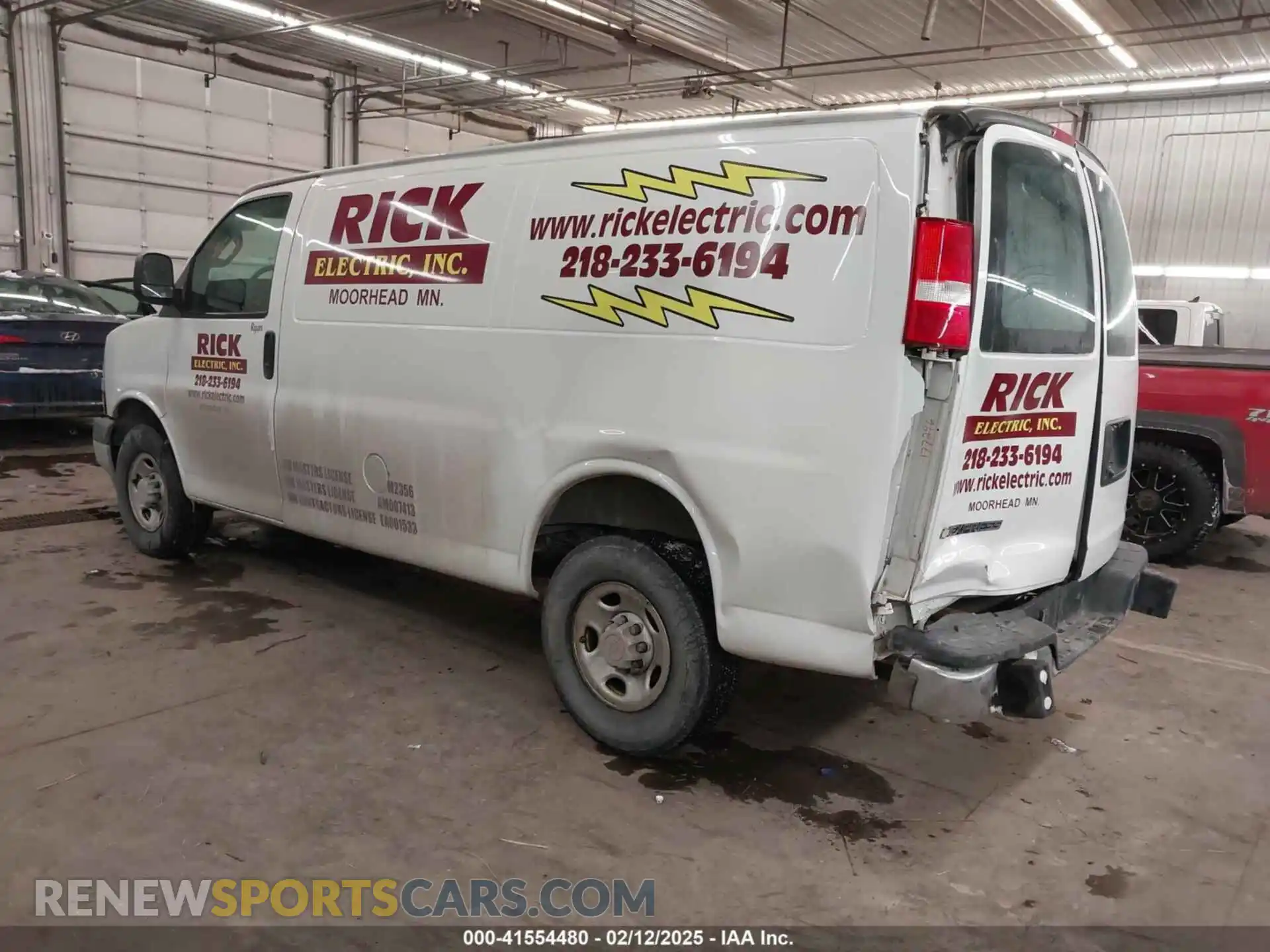 3 Фотография поврежденного автомобиля 1GCWGAFG5K1321545 CHEVROLET EXPRESS 2500 2019