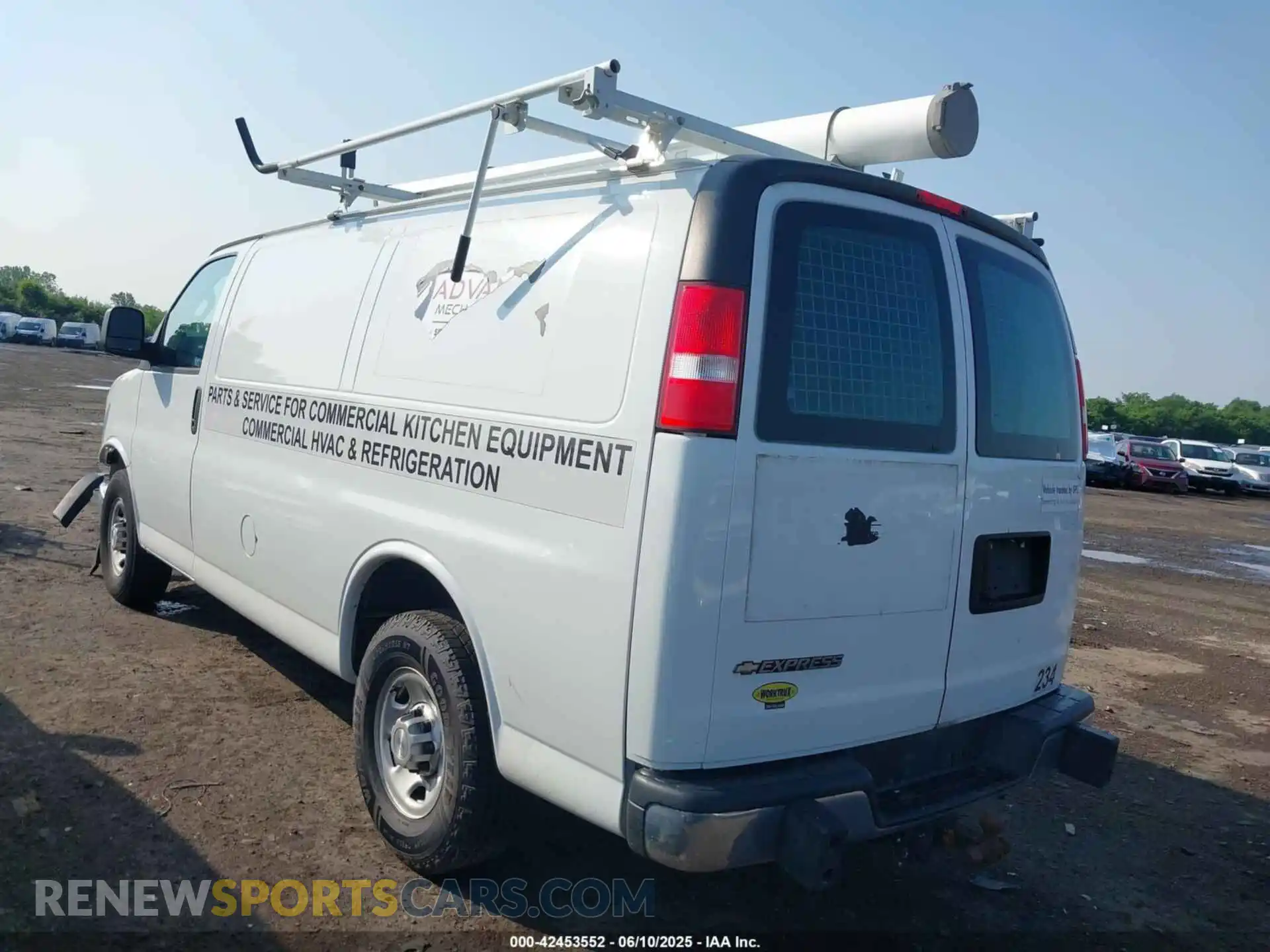 3 Photograph of a damaged car 1GCWGAFG8K1370979 CHEVROLET EXPRESS 2500 2019