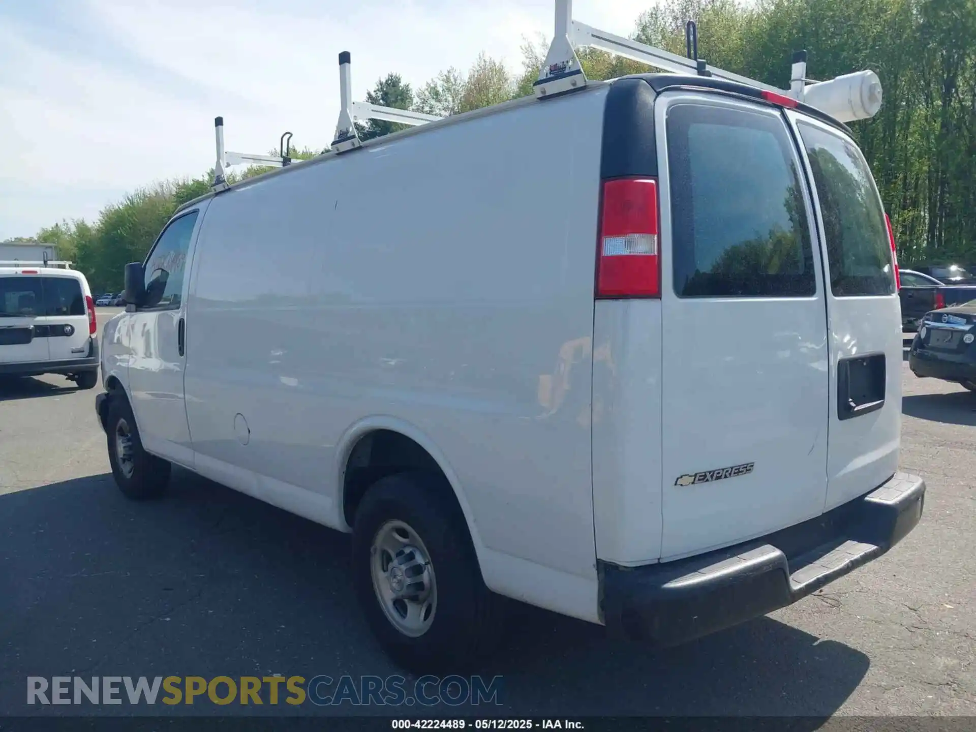 3 Photograph of a damaged car 1GCWGAFP2K1251874 CHEVROLET EXPRESS 2500 2019