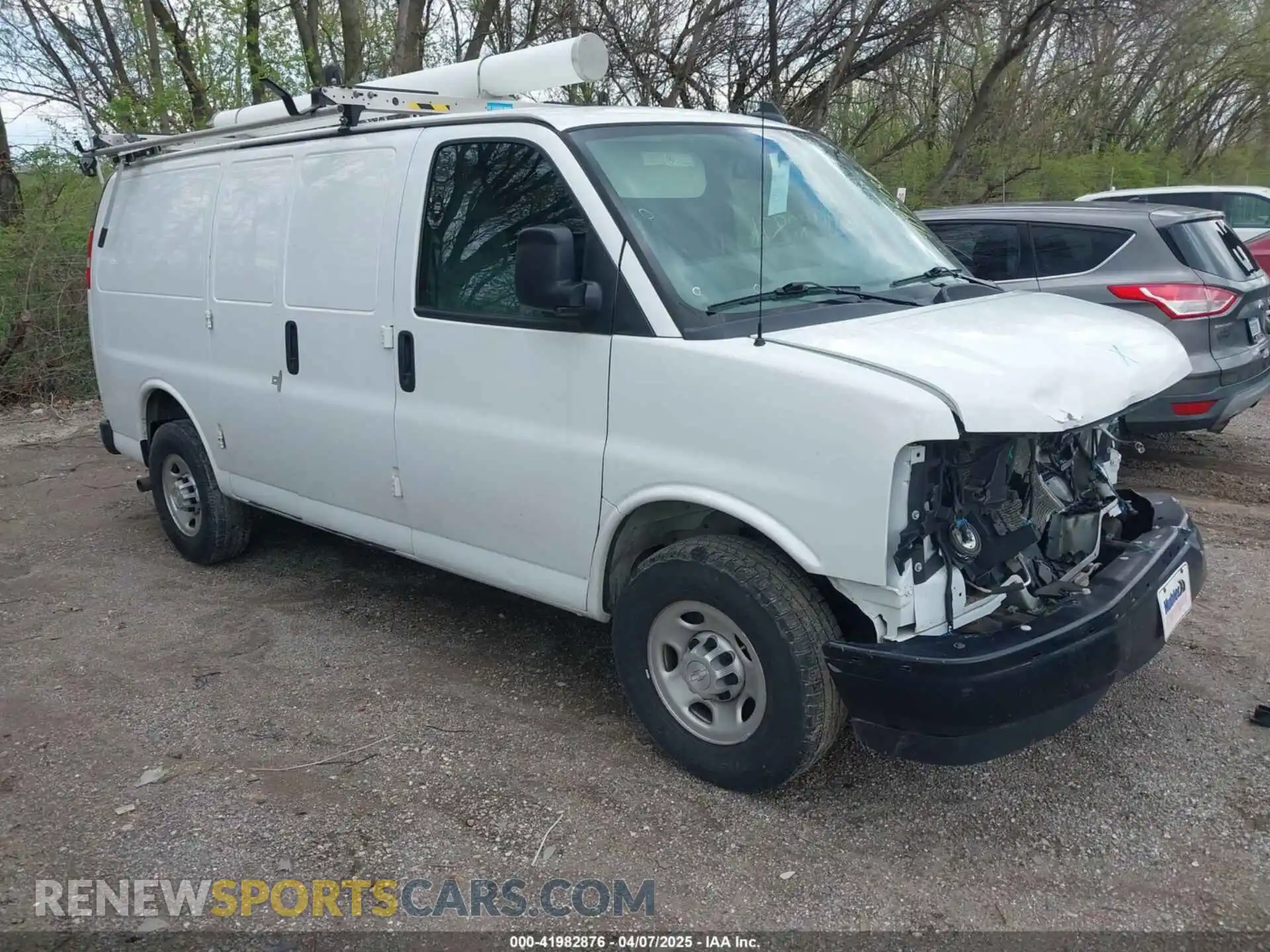 1 Photograph of a damaged car 1GCWGAFP4K1155874 CHEVROLET EXPRESS 2500 2019