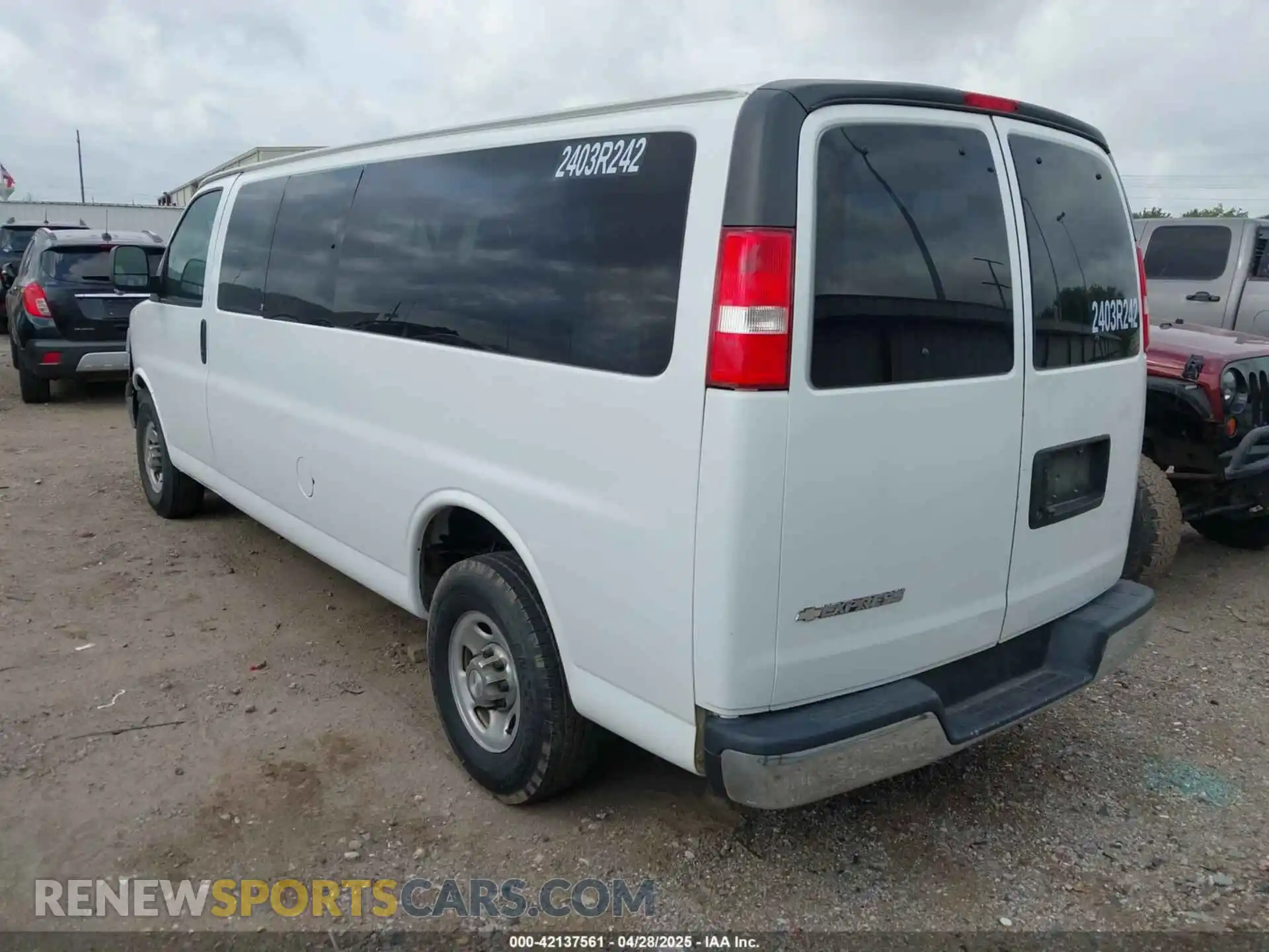 3 Photograph of a damaged car 1GAZGPFG3K1364936 CHEVROLET EXPRESS 3500 2019