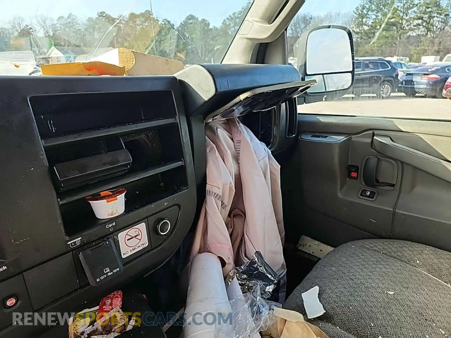 1 Photograph of a damaged car 1GCWGAFG0L1190607 CHEVROLET EXPRESS CARGO 2020