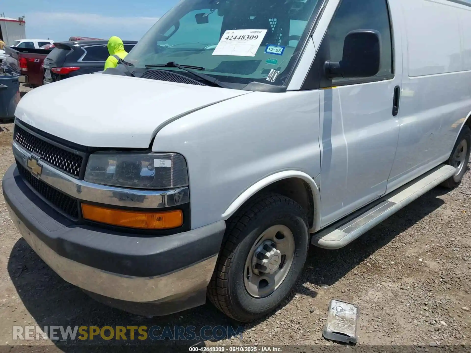 2 Photograph of a damaged car 1GCWGAFG2L1194061 CHEVROLET EXPRESS CARGO 2020