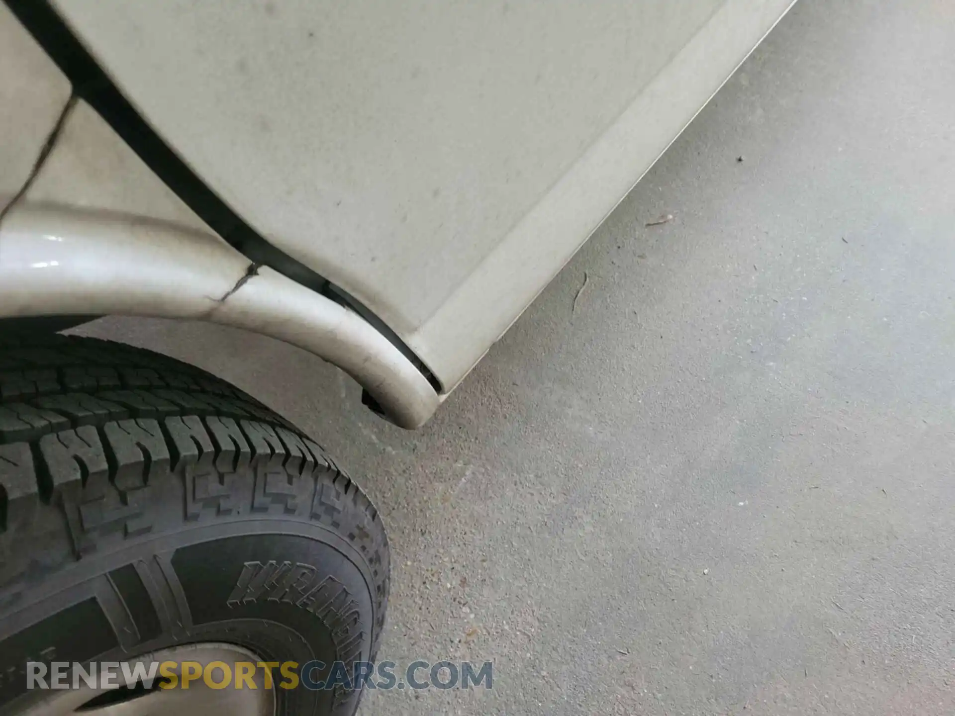 2 Photograph of a damaged car 1GCWGAFG4L1252722 CHEVROLET EXPRESS CARGO 2020