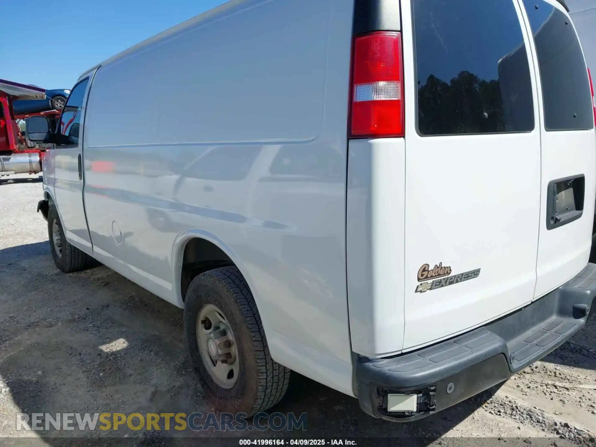 3 Photograph of a damaged car 1GCWGAFG4L1252896 CHEVROLET EXPRESS CARGO 2020