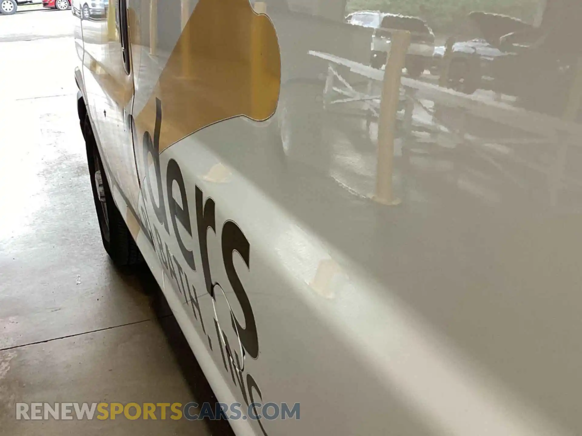 1 Photograph of a damaged car 1GCWGAFG4L1260657 CHEVROLET EXPRESS CARGO 2020