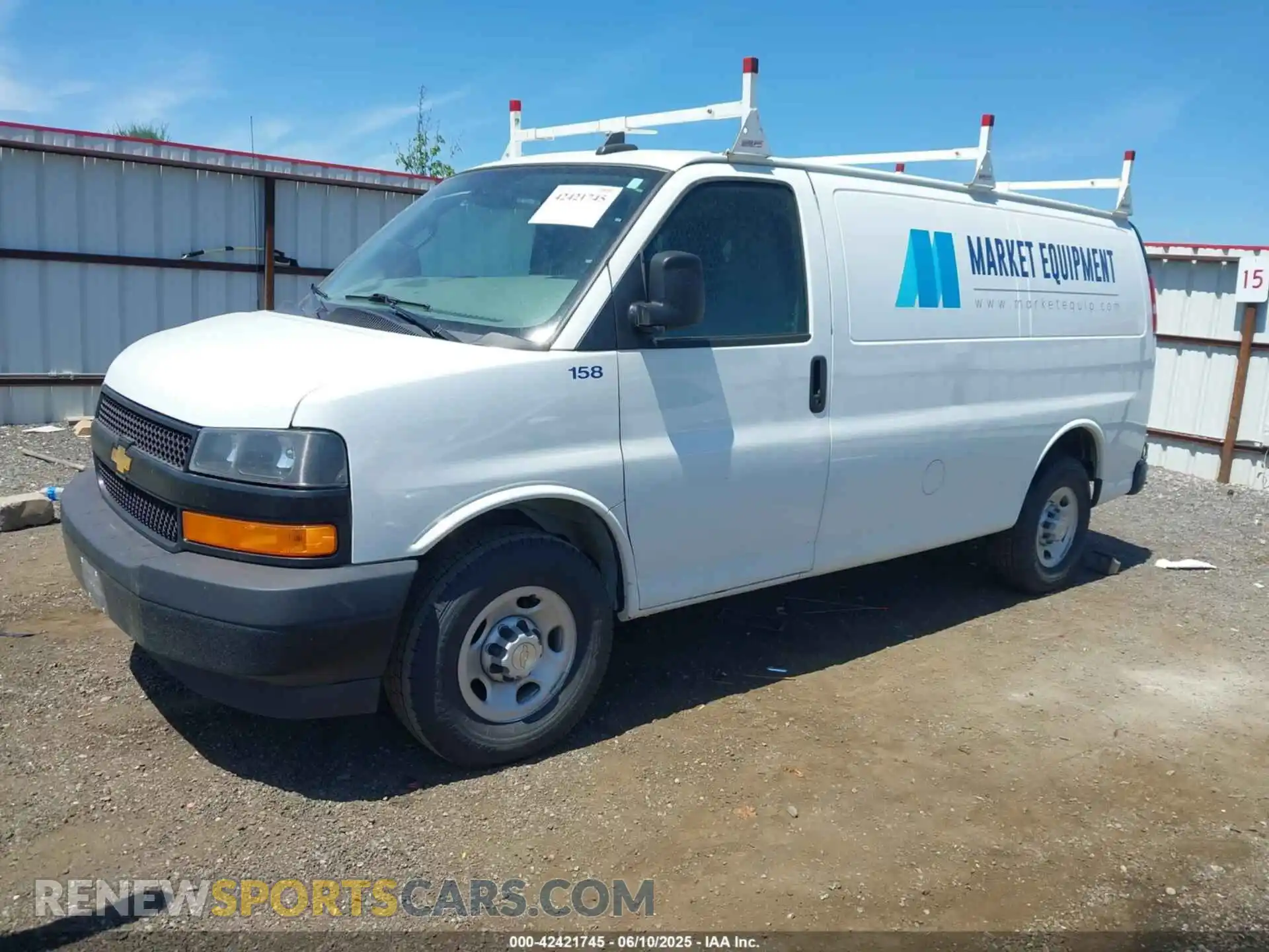 2 fotografías del automóvil dañado 1GCWGAFG8L1228827 CHEVROLET EXPRESS CARGO 2020