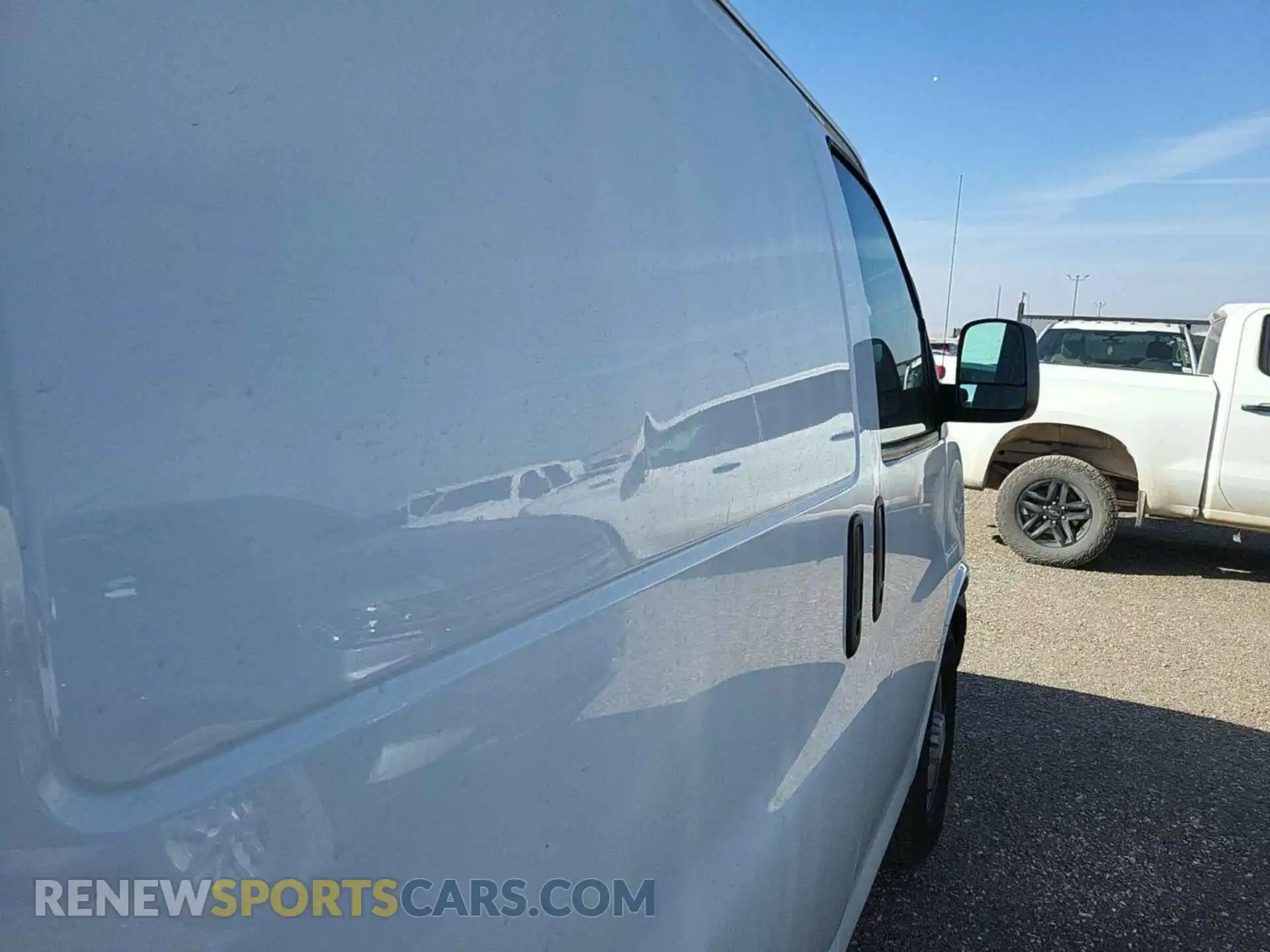 2 Photograph of a damaged car 1GCWGAFG8L1252903 CHEVROLET EXPRESS CARGO 2020