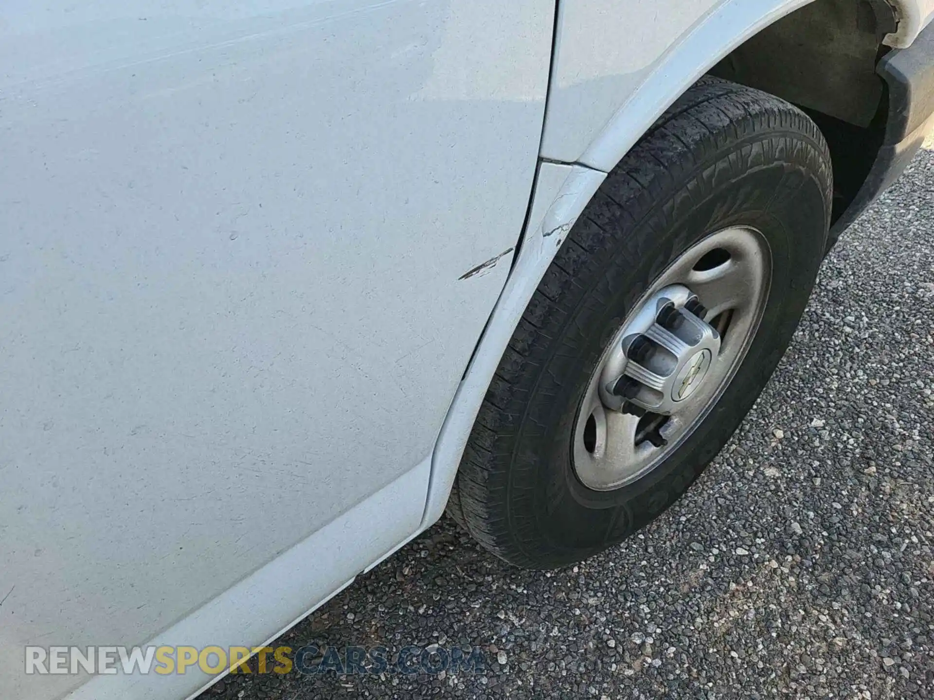 3 Photograph of a damaged car 1GCWGAFG8L1252903 CHEVROLET EXPRESS CARGO 2020