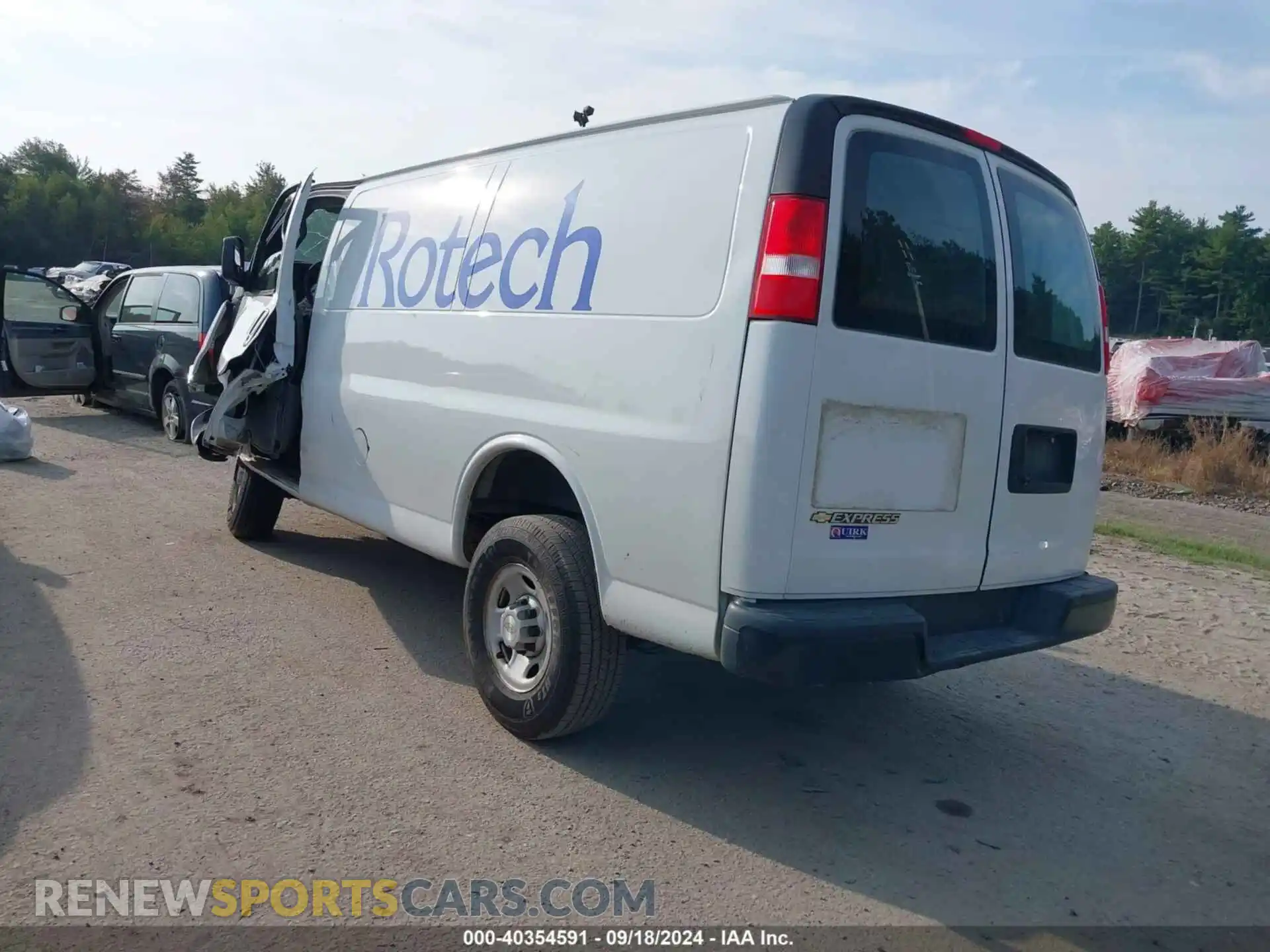 3 Photograph of a damaged car 1GCWGAFG8L1263027 CHEVROLET EXPRESS CARGO 2020