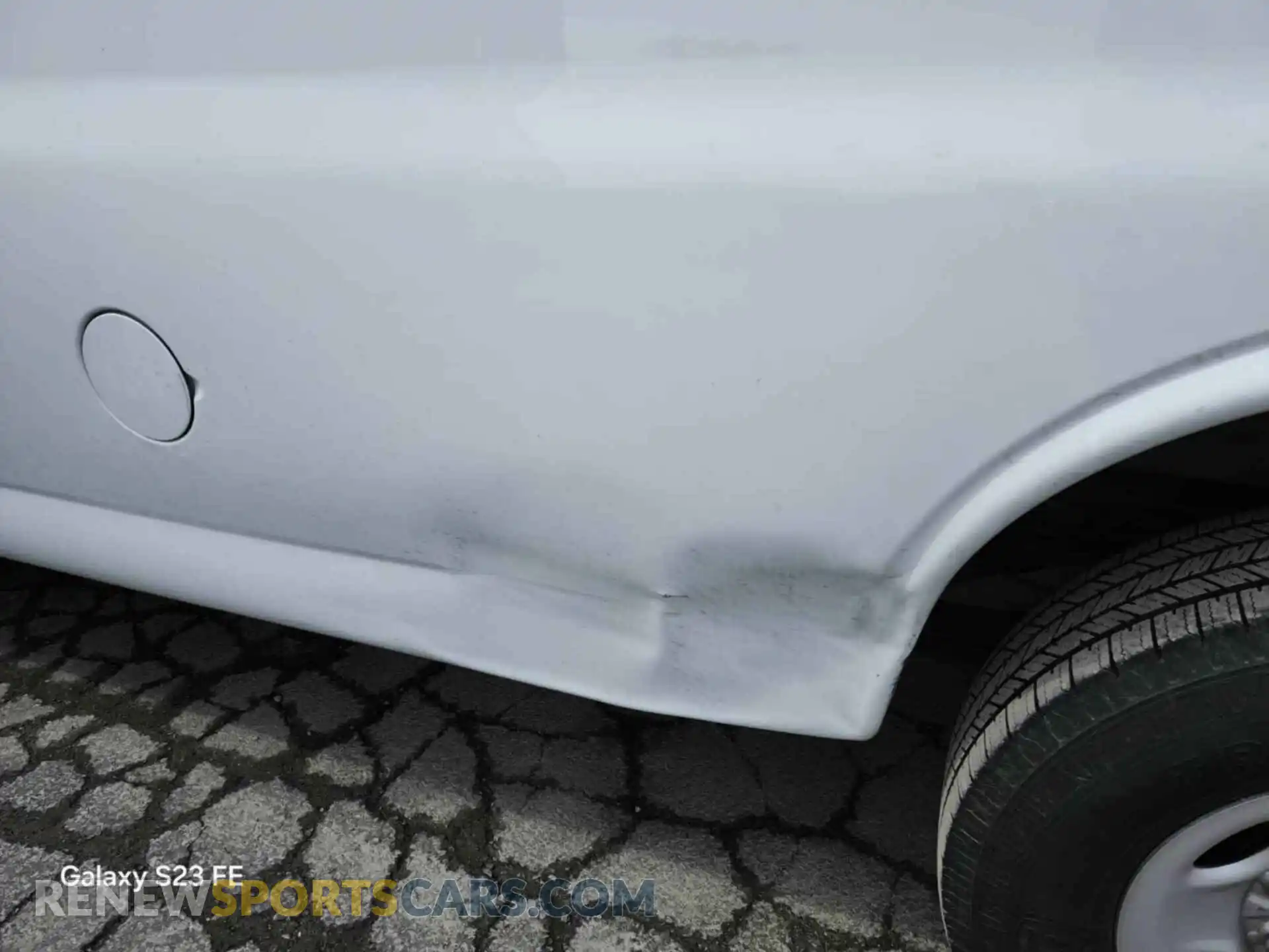 3 Photograph of a damaged car 1GCWGAFG9L1252828 CHEVROLET EXPRESS CARGO 2020