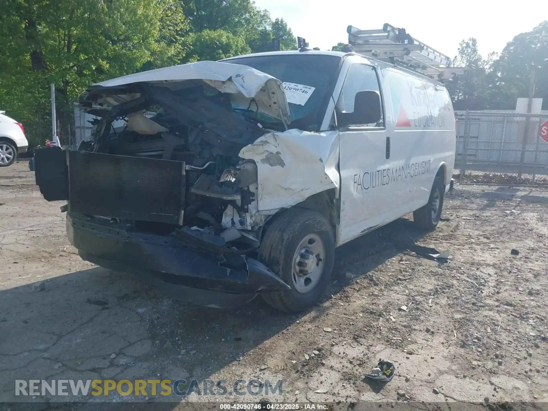2 Фотография поврежденного автомобиля 1GCWGAFP0L1261725 CHEVROLET EXPRESS CARGO 2020