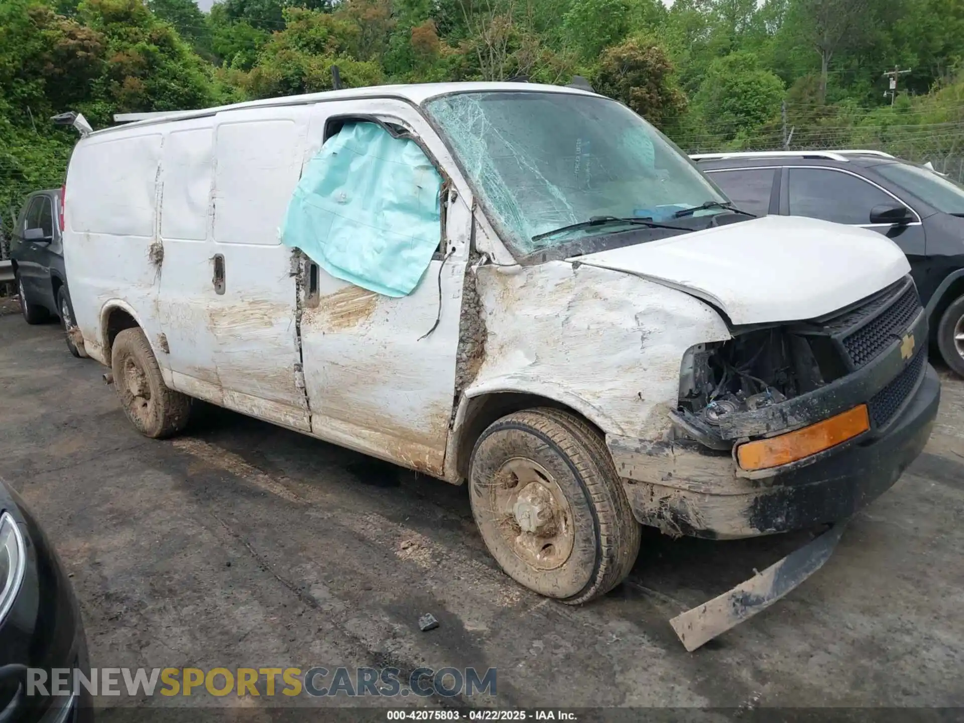 1 Photograph of a damaged car 1GCWGAFP1L1144865 CHEVROLET EXPRESS CARGO 2020