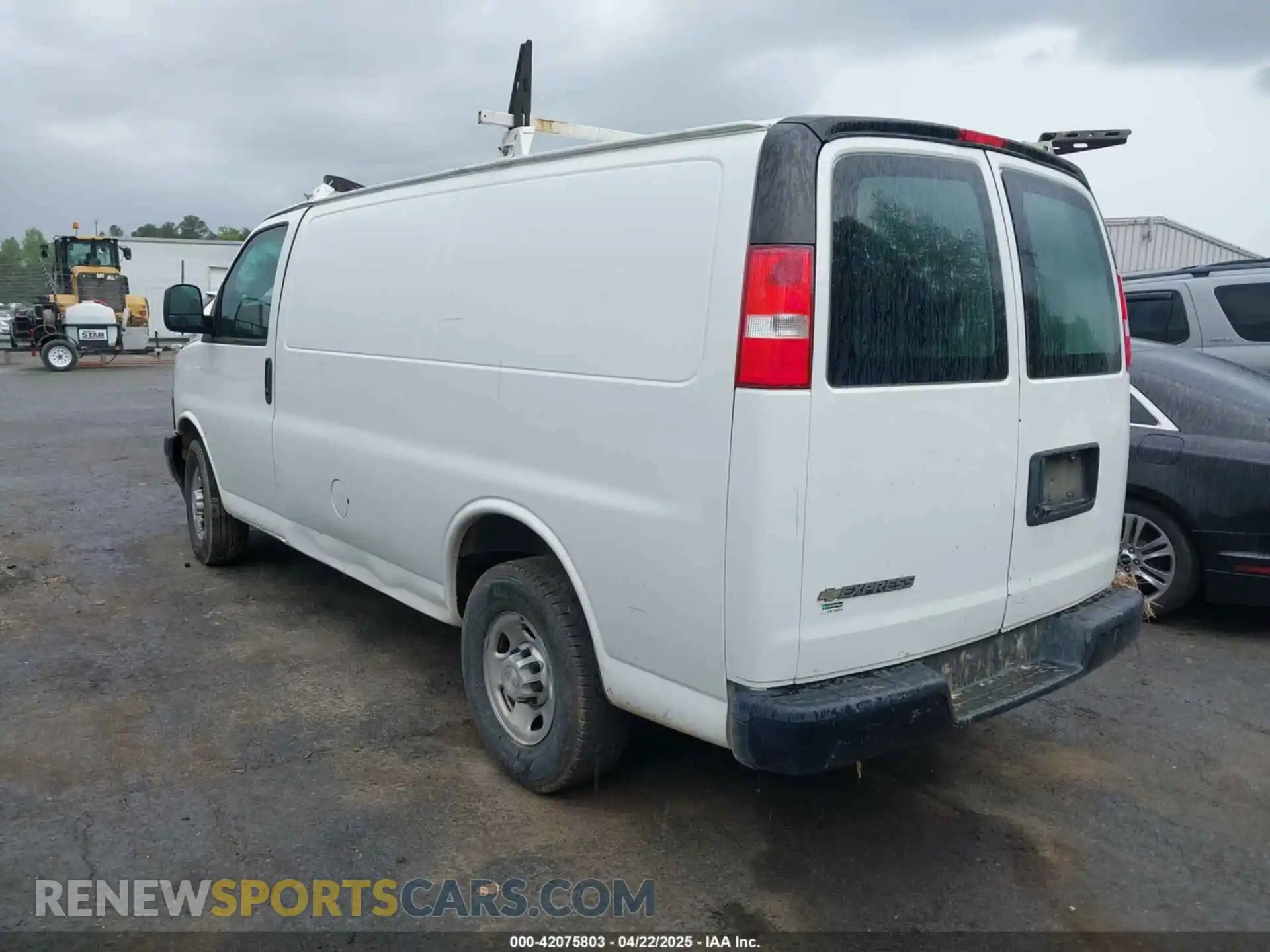 3 Photograph of a damaged car 1GCWGAFP1L1144865 CHEVROLET EXPRESS CARGO 2020