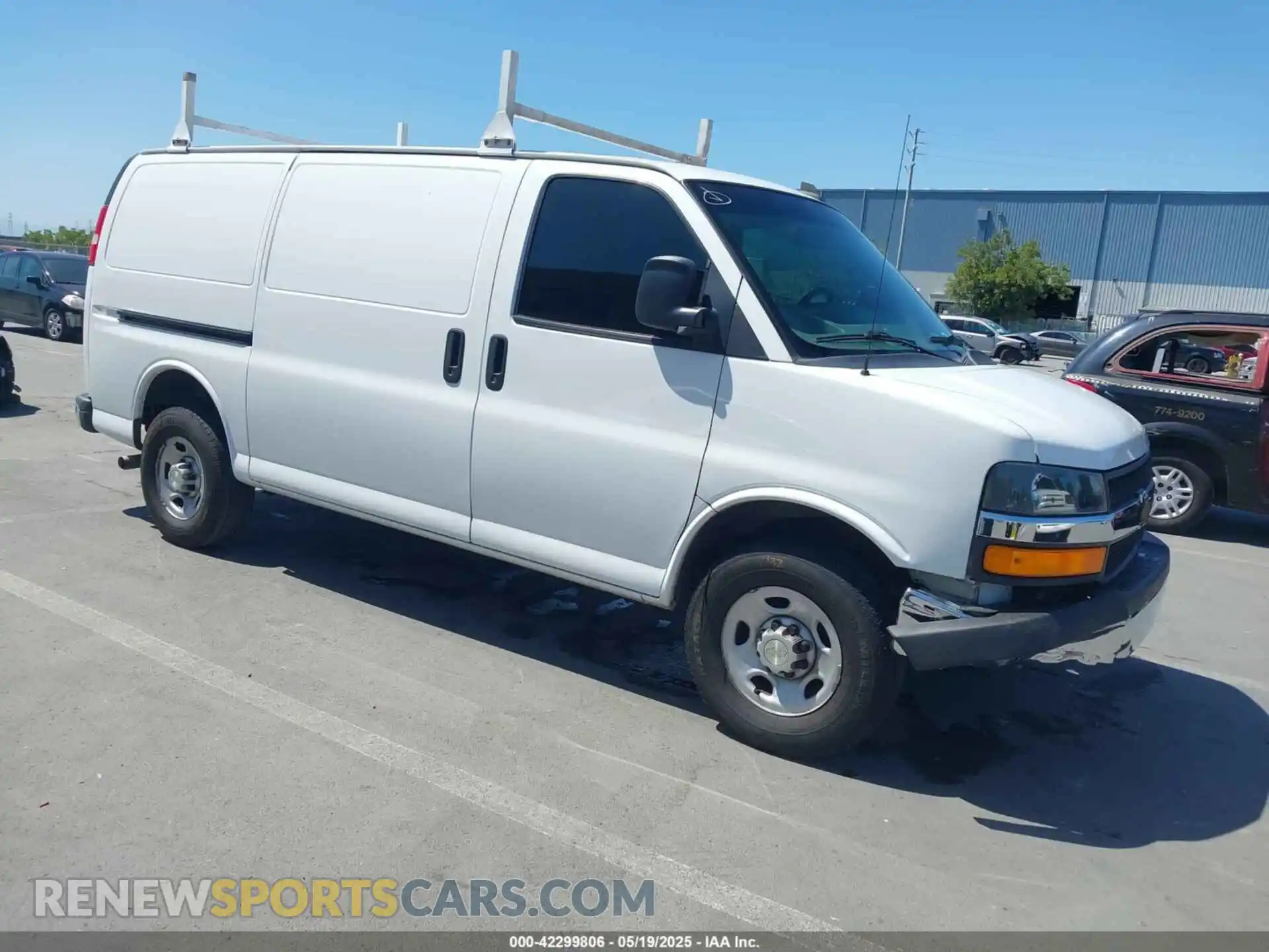 1 Фотография поврежденного автомобиля 1GCWGAFP3L1273819 CHEVROLET EXPRESS CARGO 2020