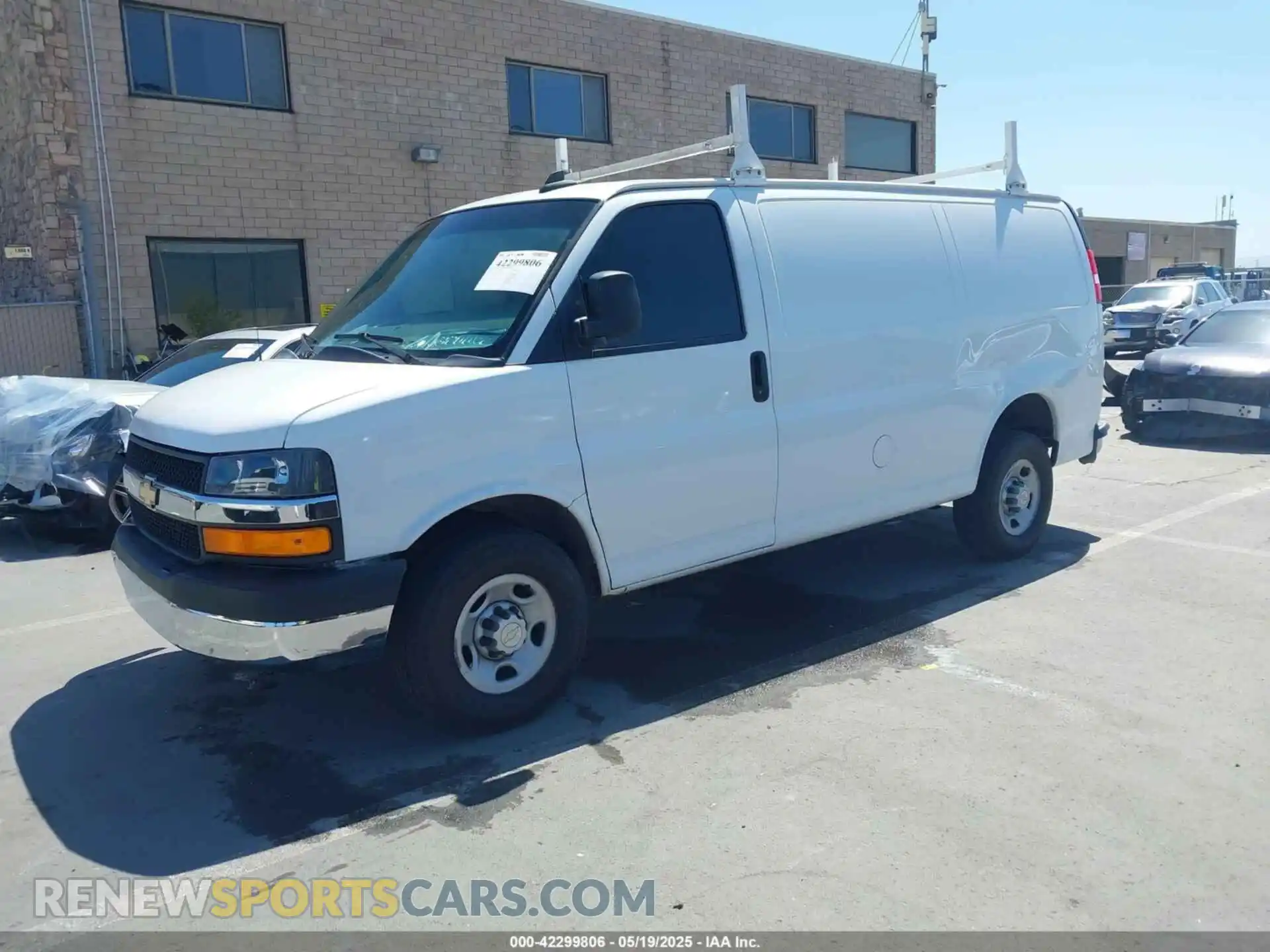 2 Фотография поврежденного автомобиля 1GCWGAFP3L1273819 CHEVROLET EXPRESS CARGO 2020