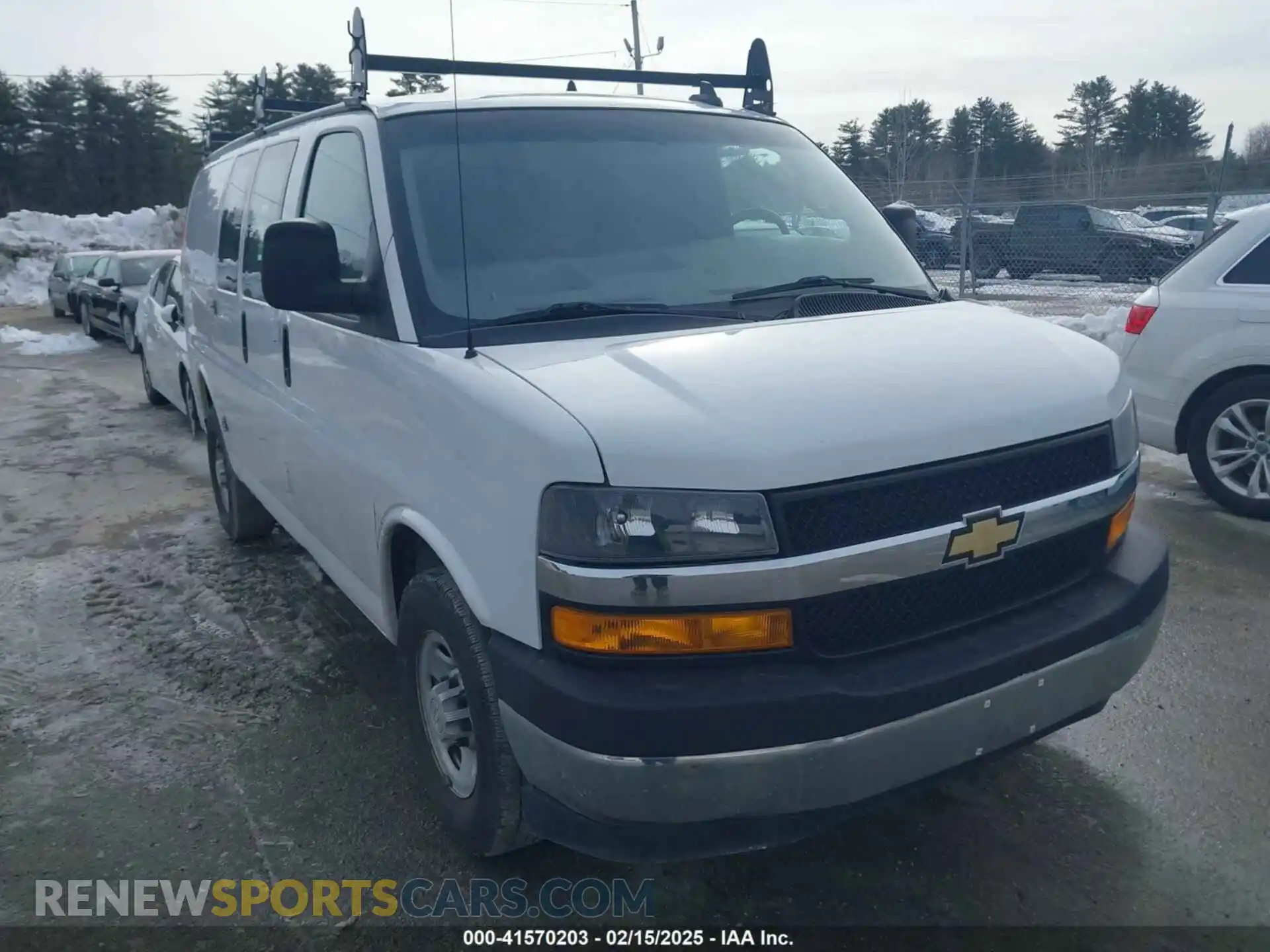 1 Photograph of a damaged car 1GCWGAFP6L1242483 CHEVROLET EXPRESS CARGO 2020