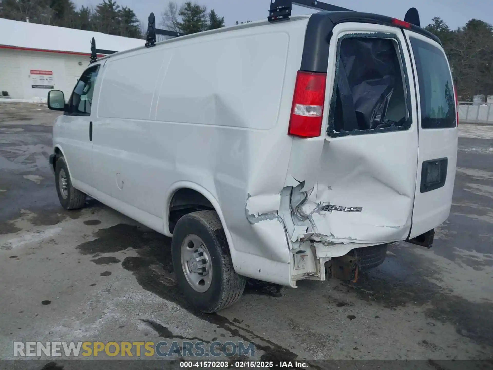 3 Photograph of a damaged car 1GCWGAFP6L1242483 CHEVROLET EXPRESS CARGO 2020