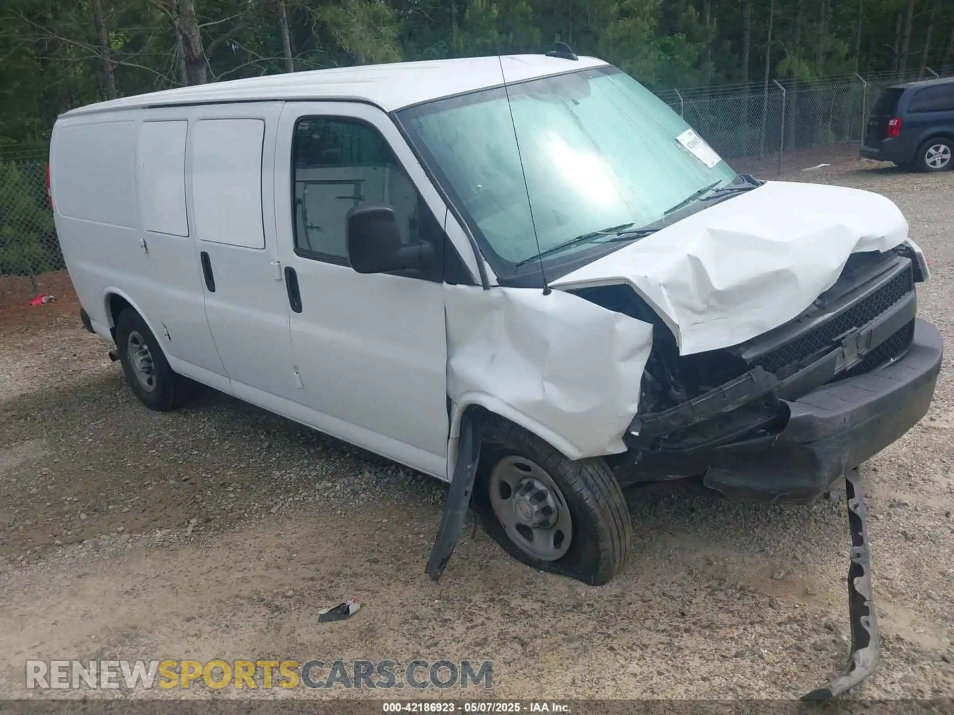 1 Photograph of a damaged car 1GCWGAFP7L1128105 CHEVROLET EXPRESS CARGO 2020