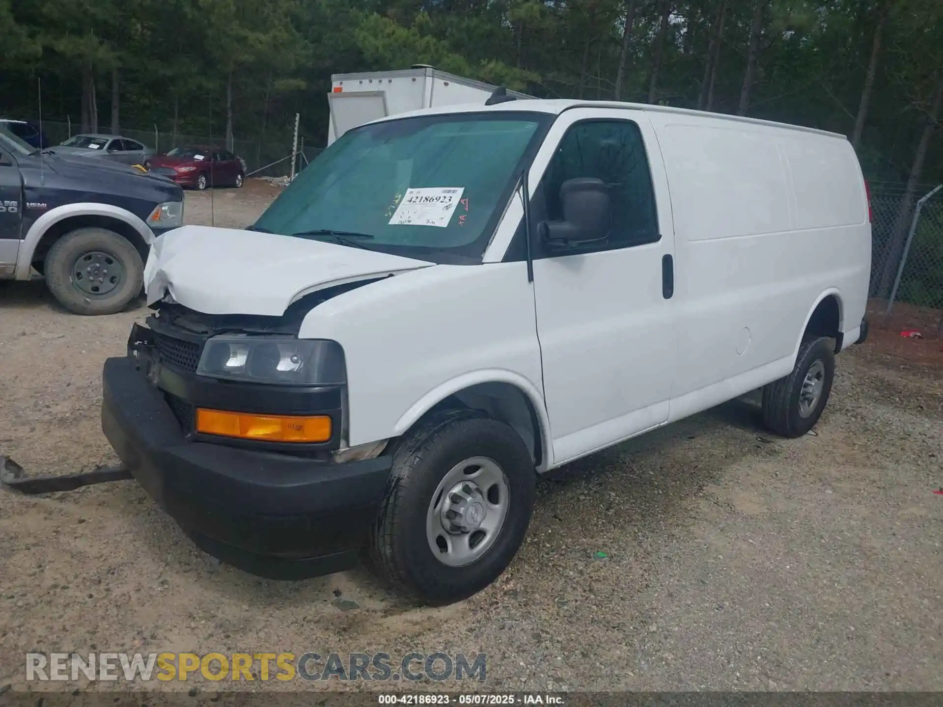 2 Photograph of a damaged car 1GCWGAFP7L1128105 CHEVROLET EXPRESS CARGO 2020