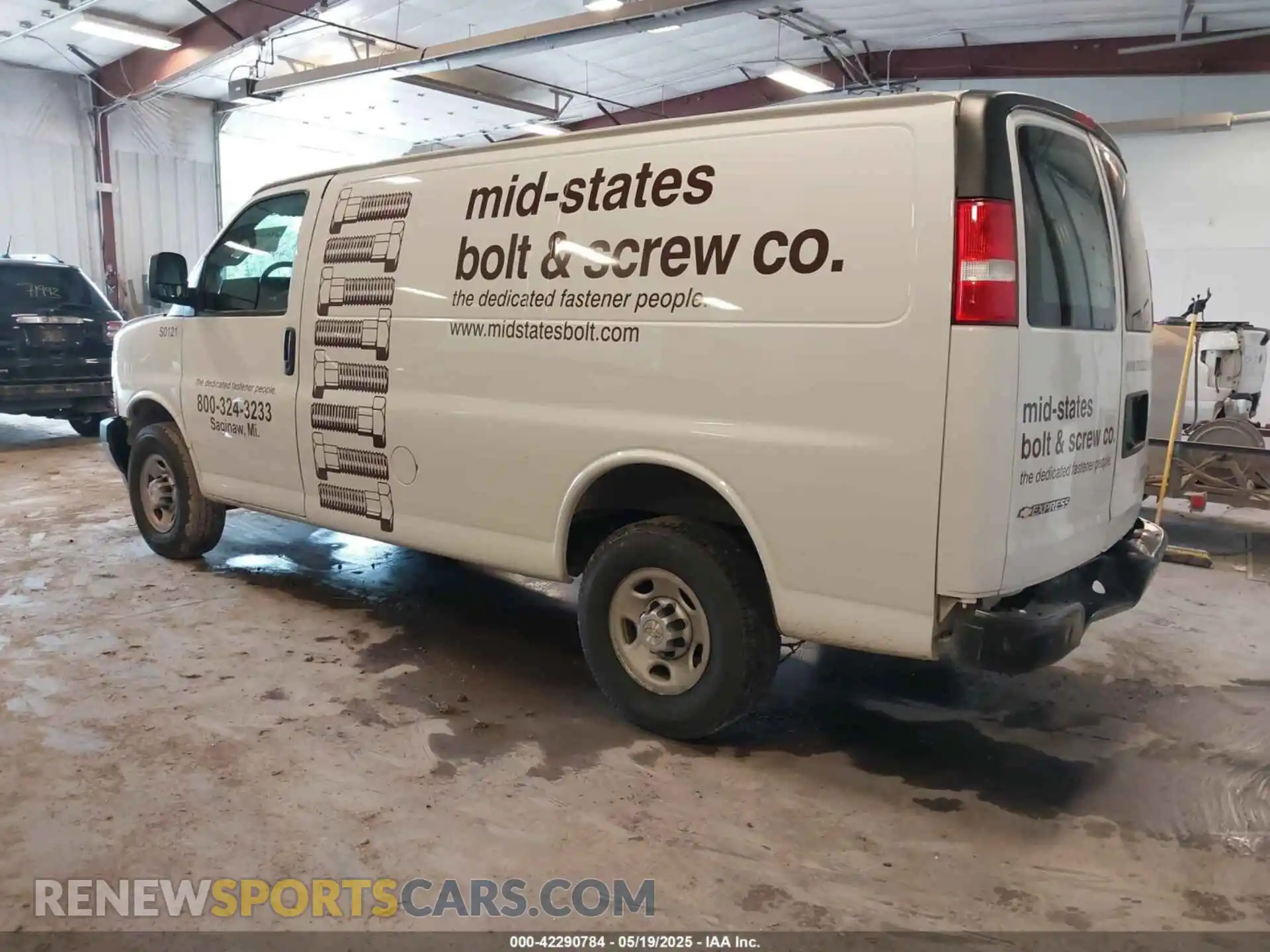 3 Фотография поврежденного автомобиля 1GCZGGFG2L1269258 CHEVROLET EXPRESS CARGO 2020