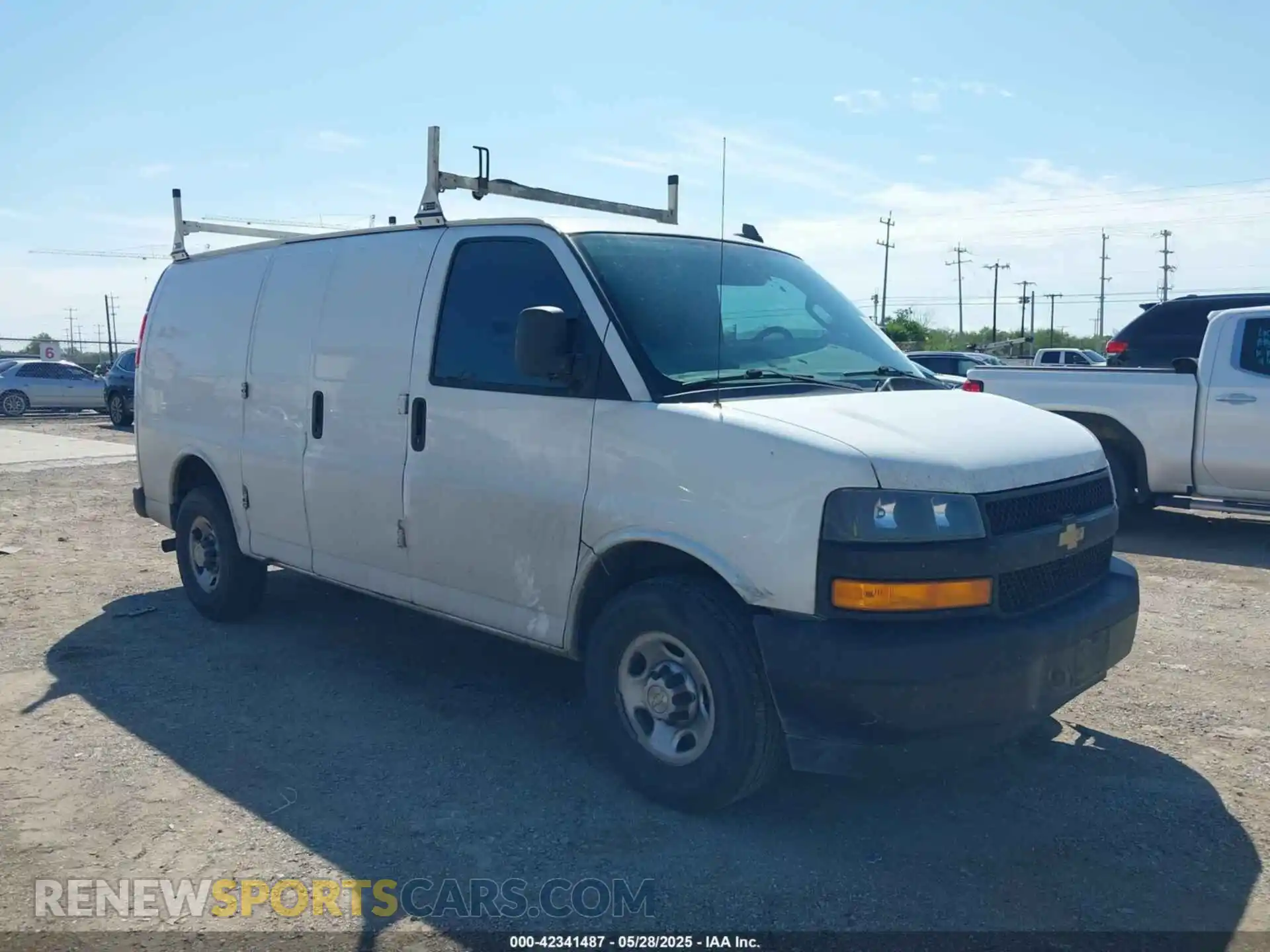 1 Photograph of a damaged car 1GCWGAFP0M1180922 CHEVROLET EXPRESS CARGO 2021