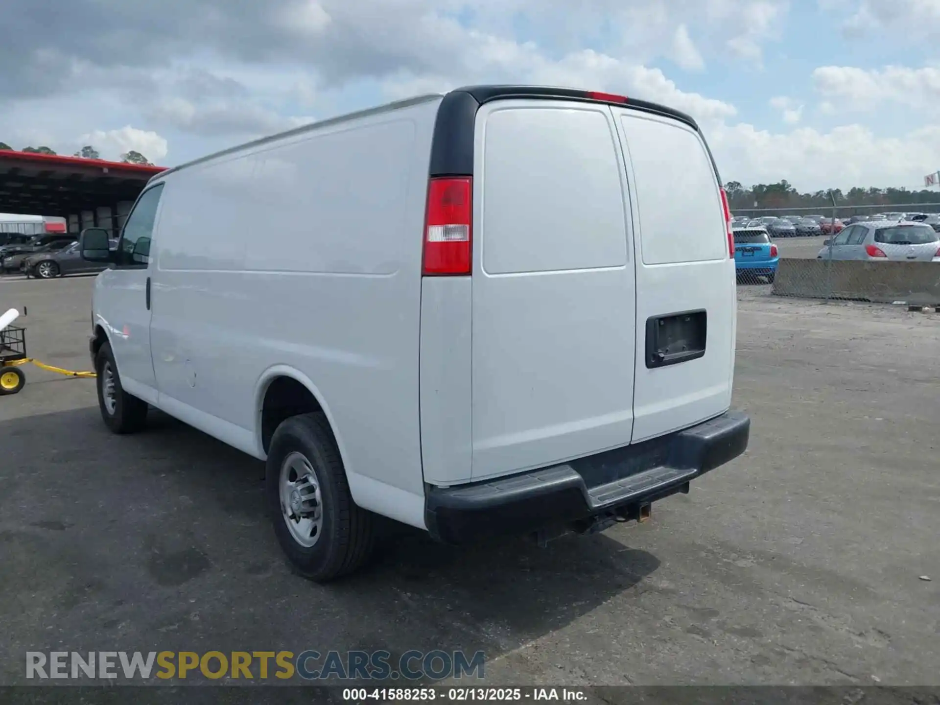 3 Photograph of a damaged car 1GCWGAFP2M1204878 CHEVROLET EXPRESS CARGO 2021