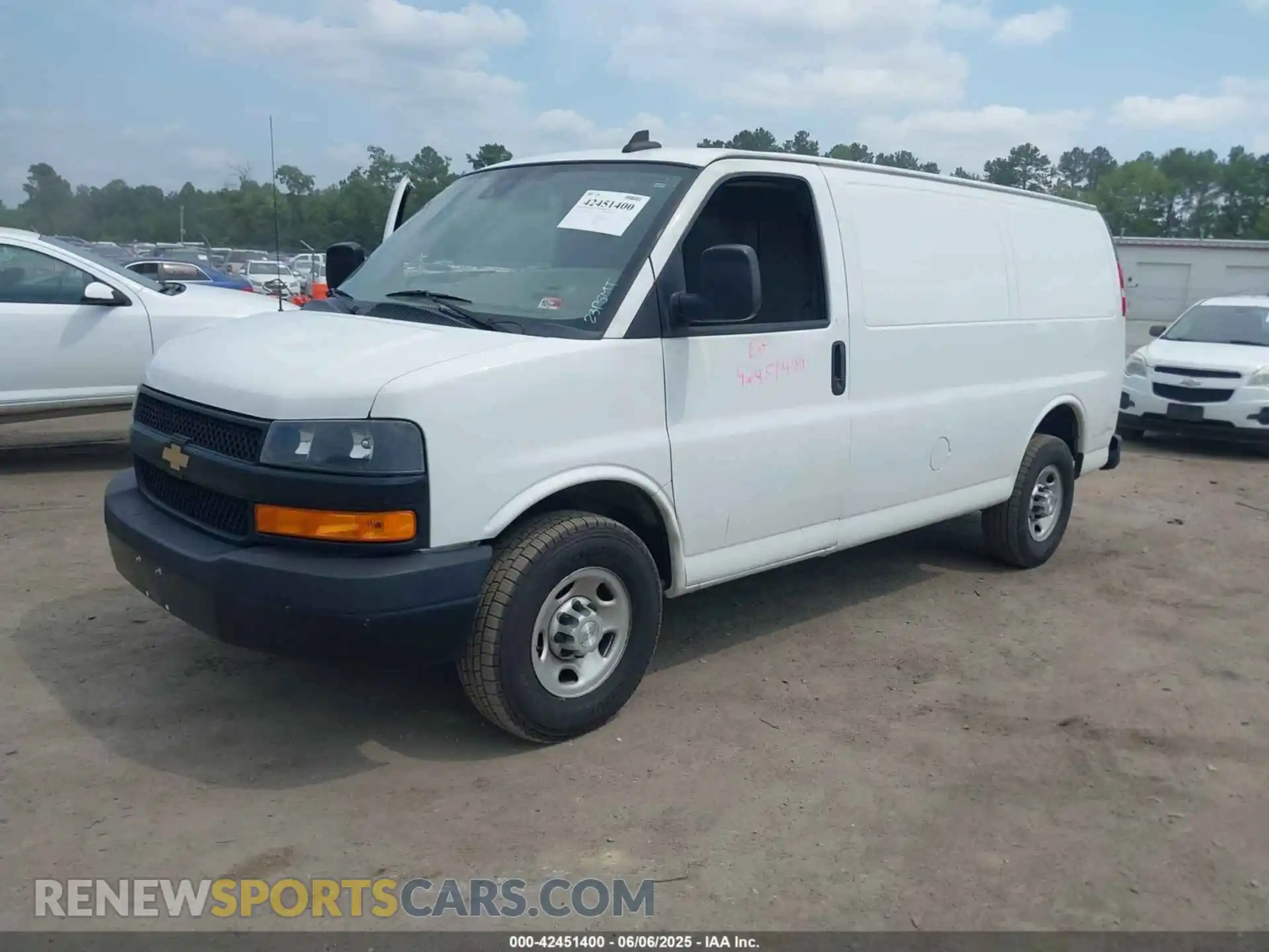 2 Photograph of a damaged car 1GCWGAFP6M1206374 CHEVROLET EXPRESS CARGO 2021