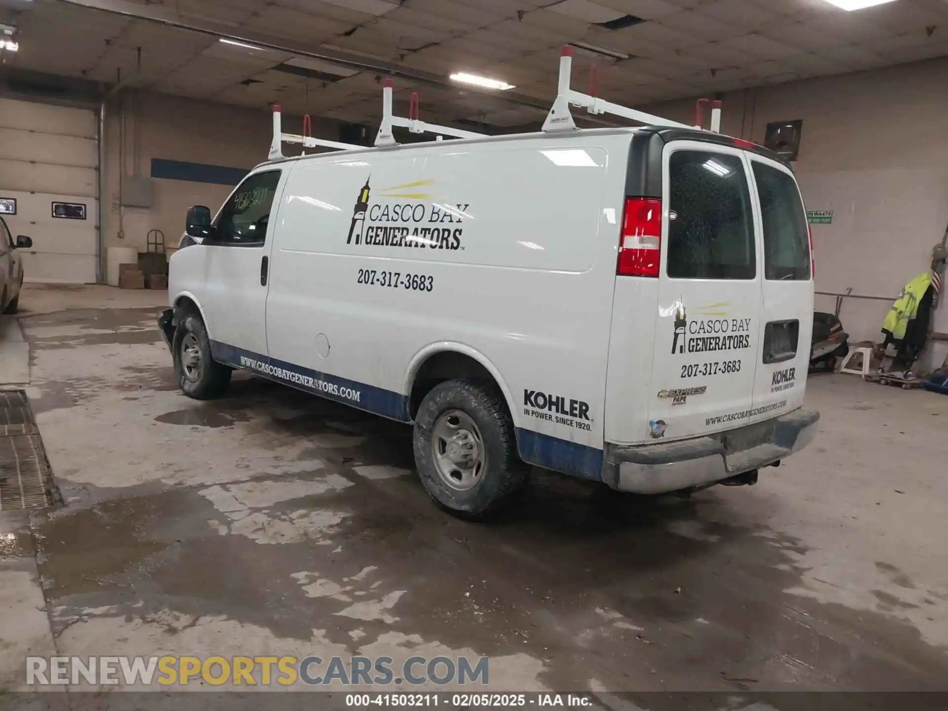3 Фотография поврежденного автомобиля 1GCWGAFP9M1303035 CHEVROLET EXPRESS CARGO 2021