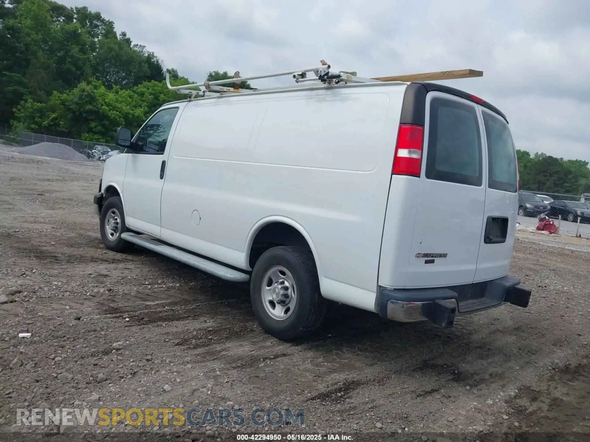 3 Photograph of a damaged car 1GCWGAF75N1203256 CHEVROLET EXPRESS CARGO 2022