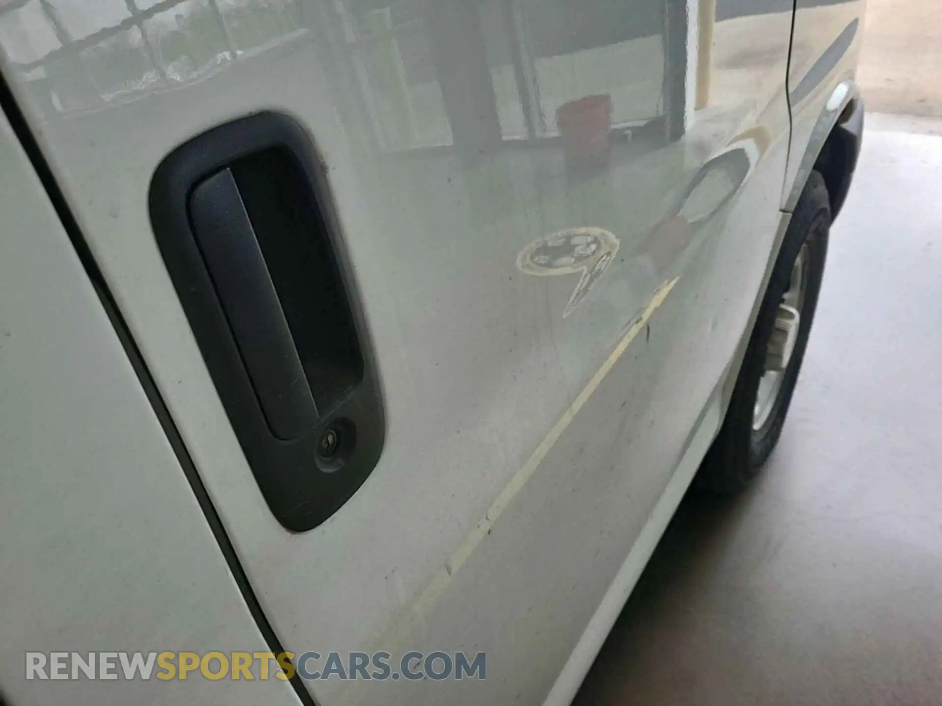 3 Photograph of a damaged car 1GCWGAFP2N1270882 CHEVROLET EXPRESS CARGO 2022