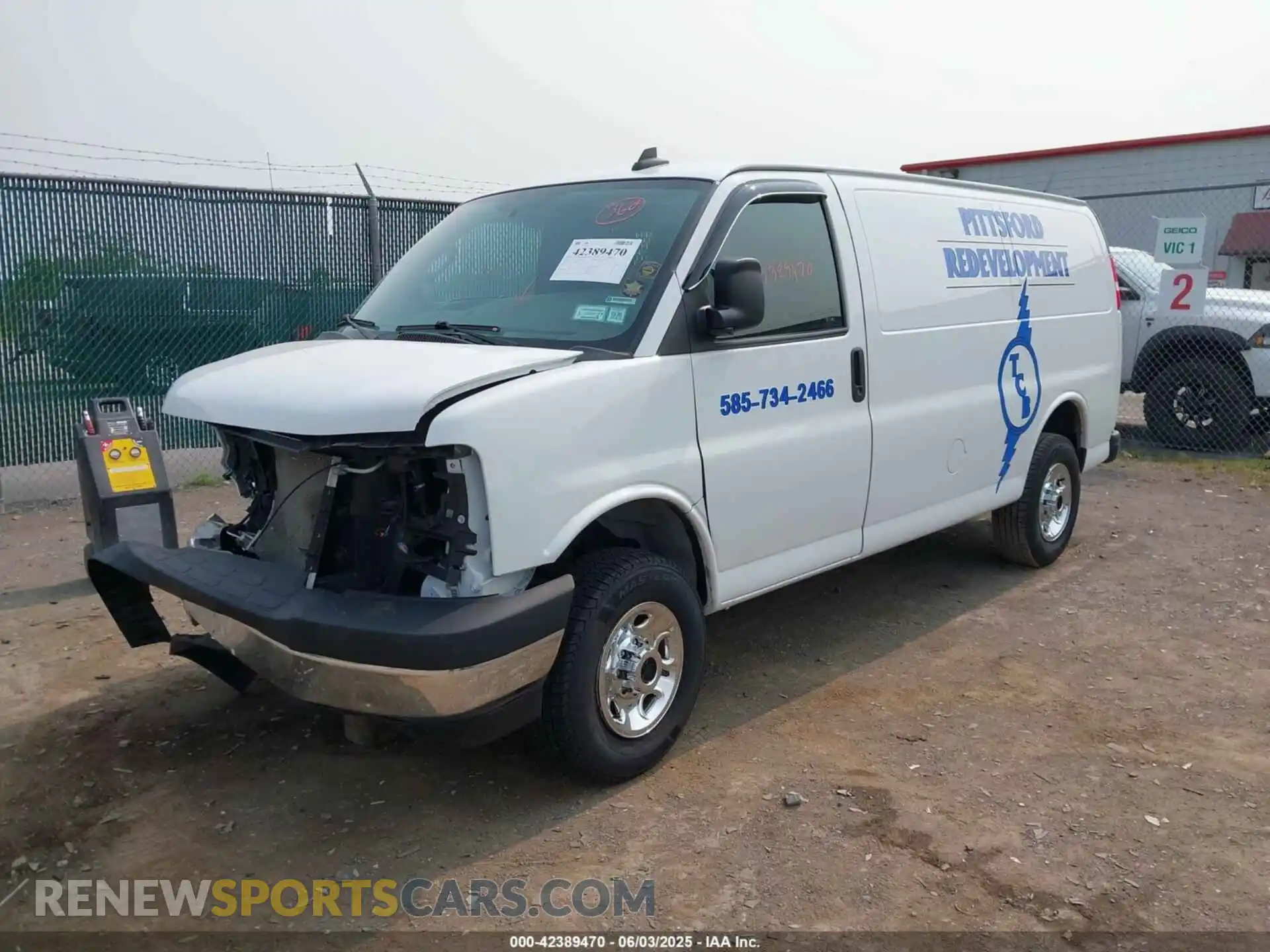 2 fotografías del automóvil dañado 1GCWGAFP4N1155524 CHEVROLET EXPRESS CARGO 2022