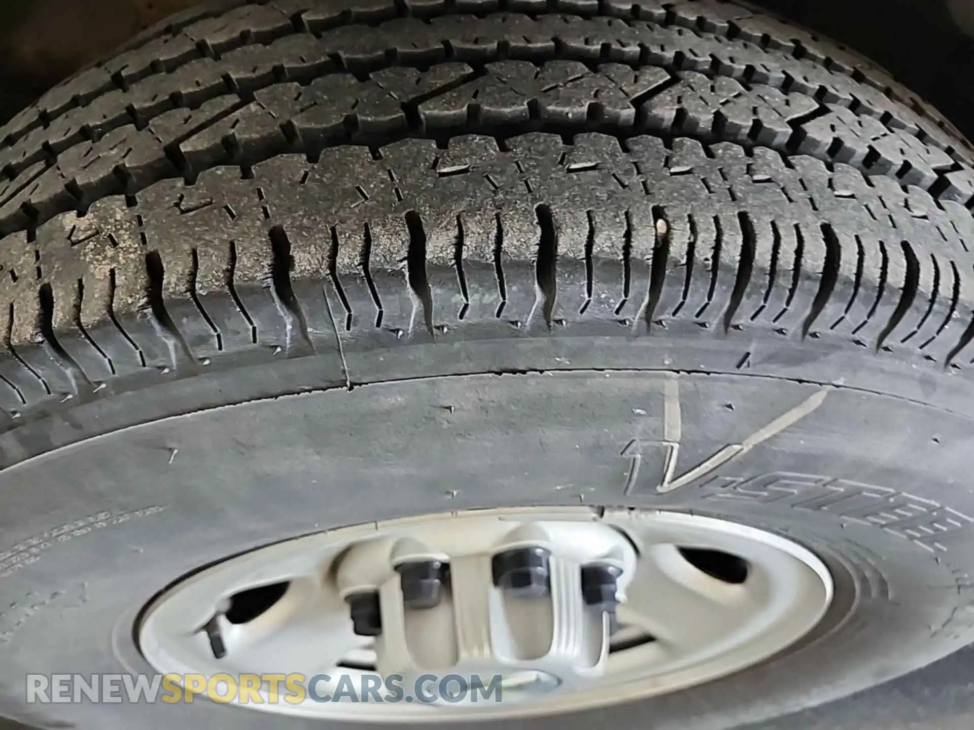 2 Photograph of a damaged car 1GCWGAFP8N1271163 CHEVROLET EXPRESS CARGO 2022