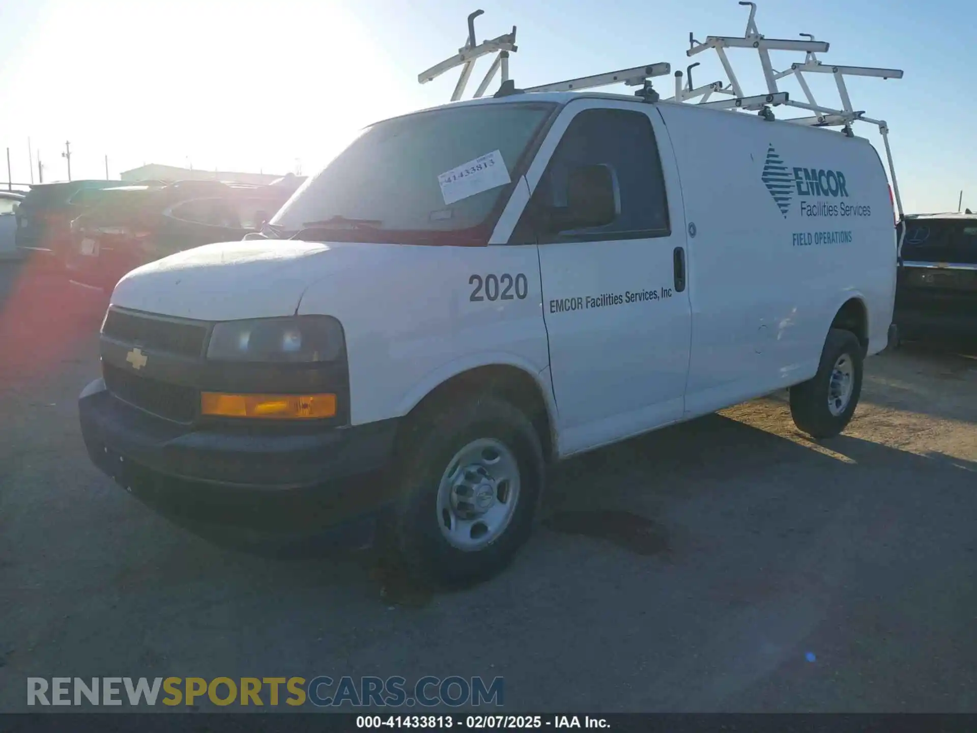 2 Фотография поврежденного автомобиля 1GCWGAFP0P1104007 CHEVROLET EXPRESS CARGO 2023