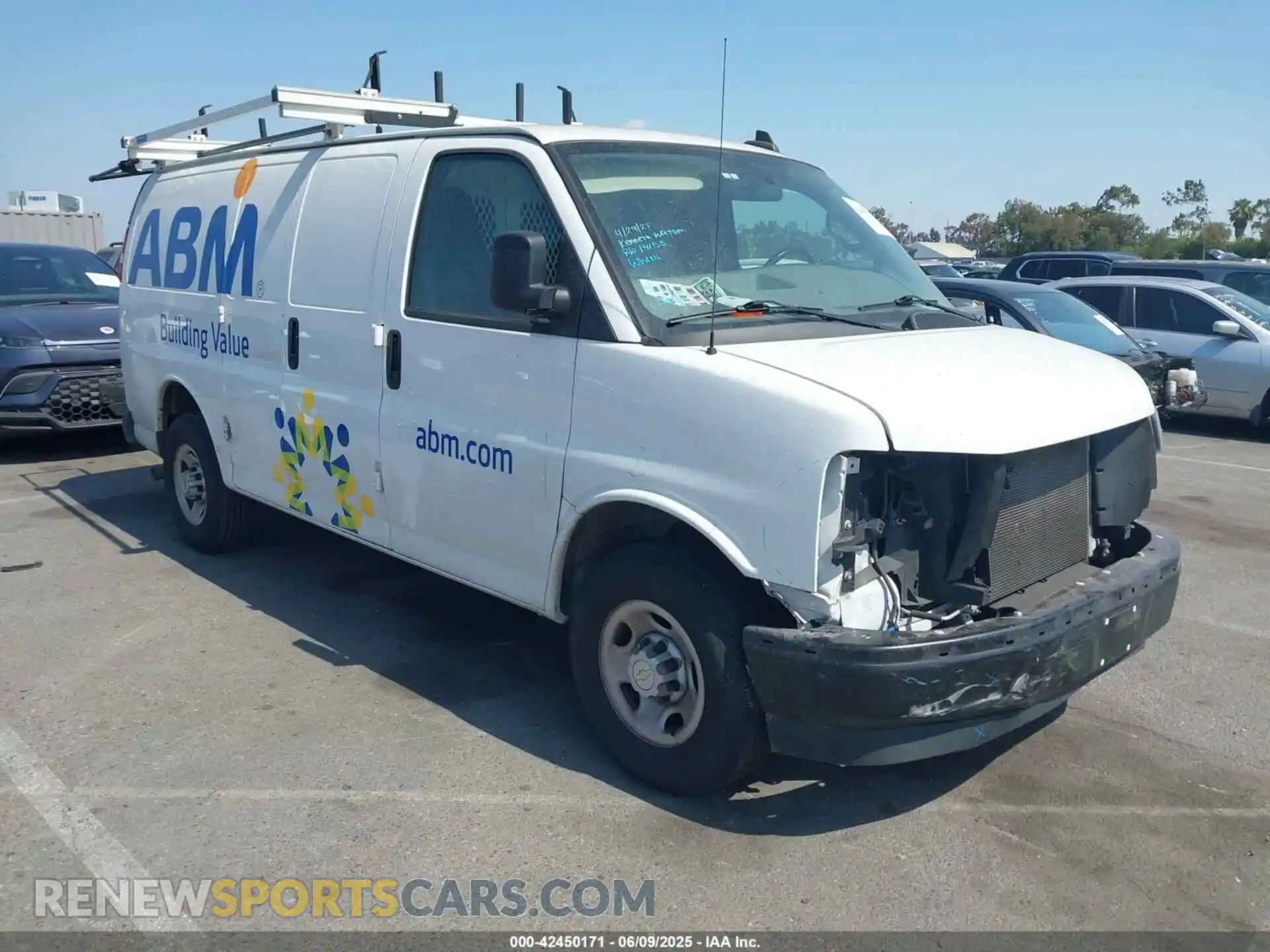 1 fotografías del automóvil dañado 1GCWGAFP2P1100606 CHEVROLET EXPRESS CARGO 2023