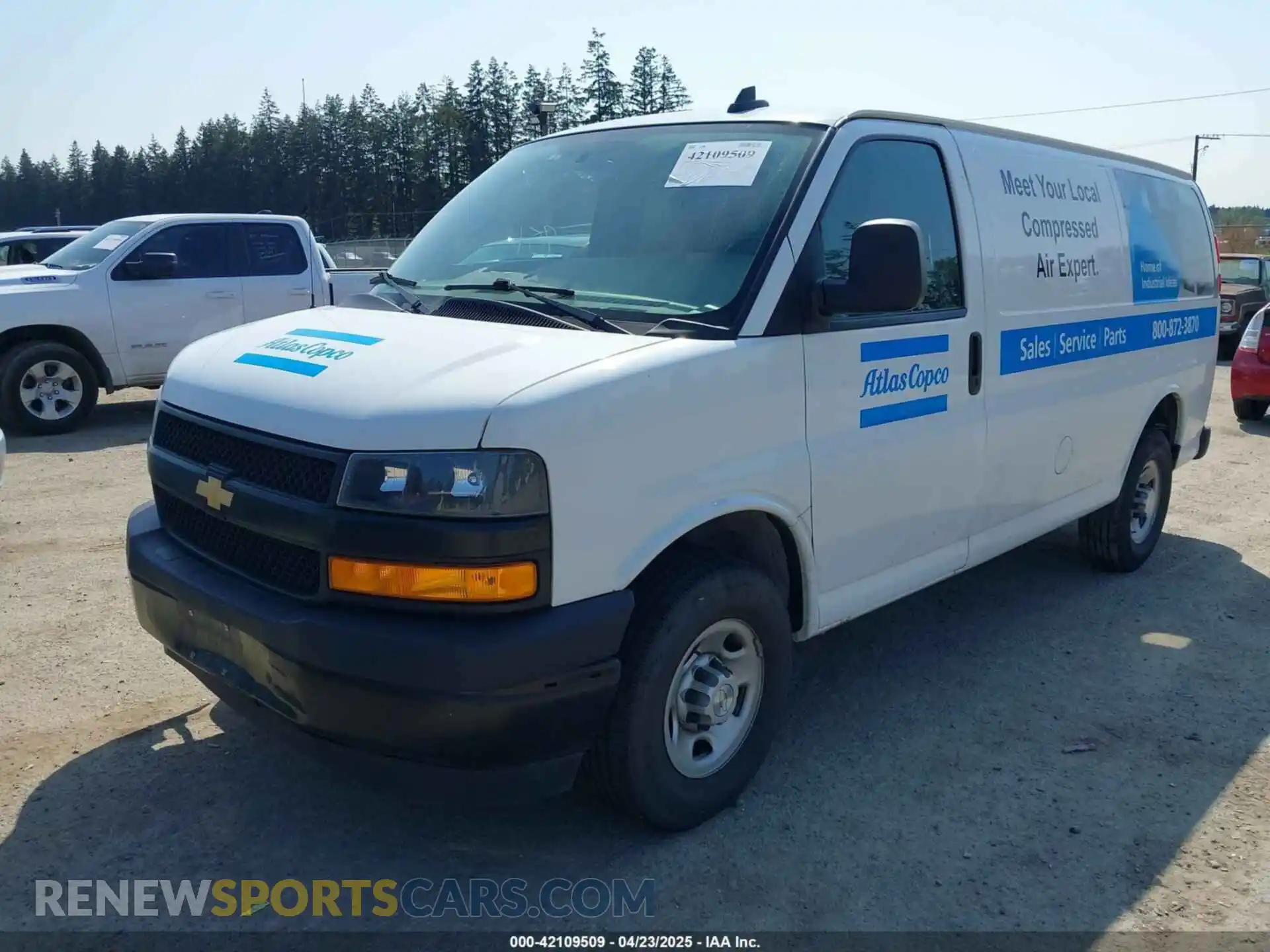 2 Photograph of a damaged car 1GCWGAFP4P1176442 CHEVROLET EXPRESS CARGO 2023
