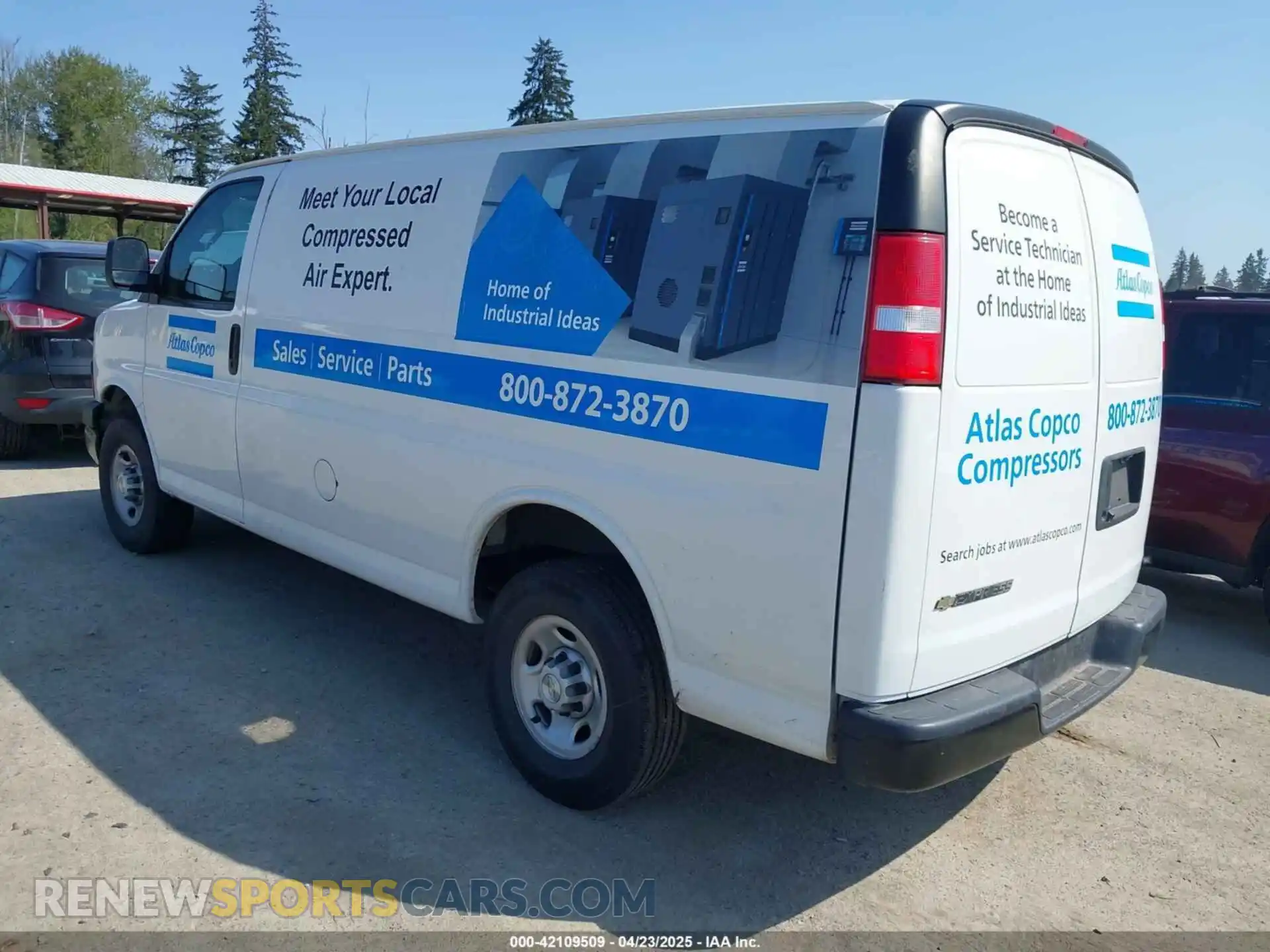 3 Photograph of a damaged car 1GCWGAFP4P1176442 CHEVROLET EXPRESS CARGO 2023