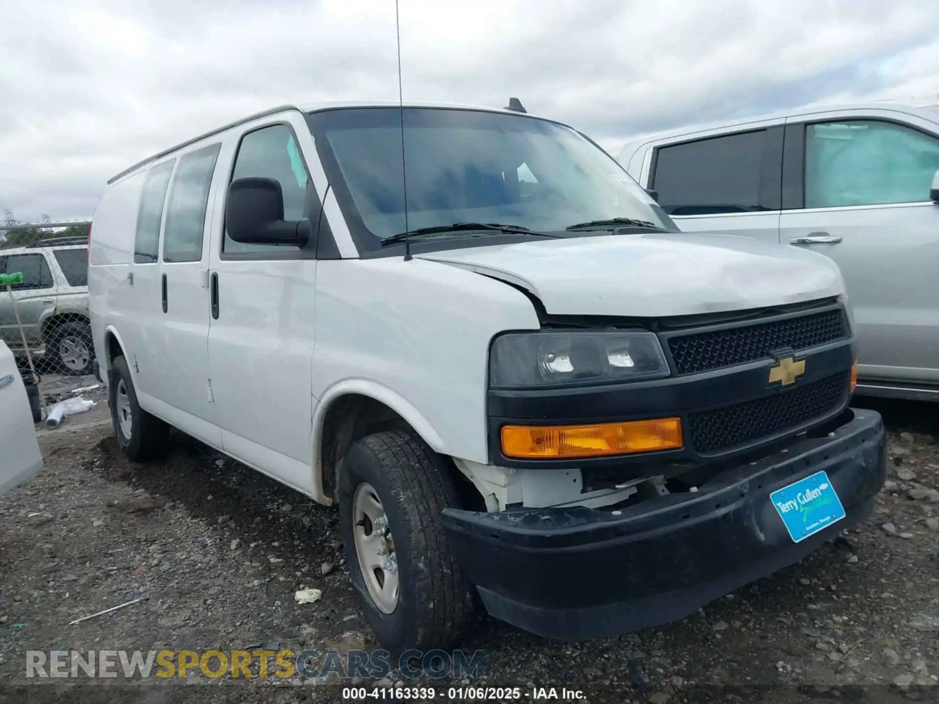 1 Фотография поврежденного автомобиля 1GCWGAFP7P1118809 CHEVROLET EXPRESS CARGO 2023