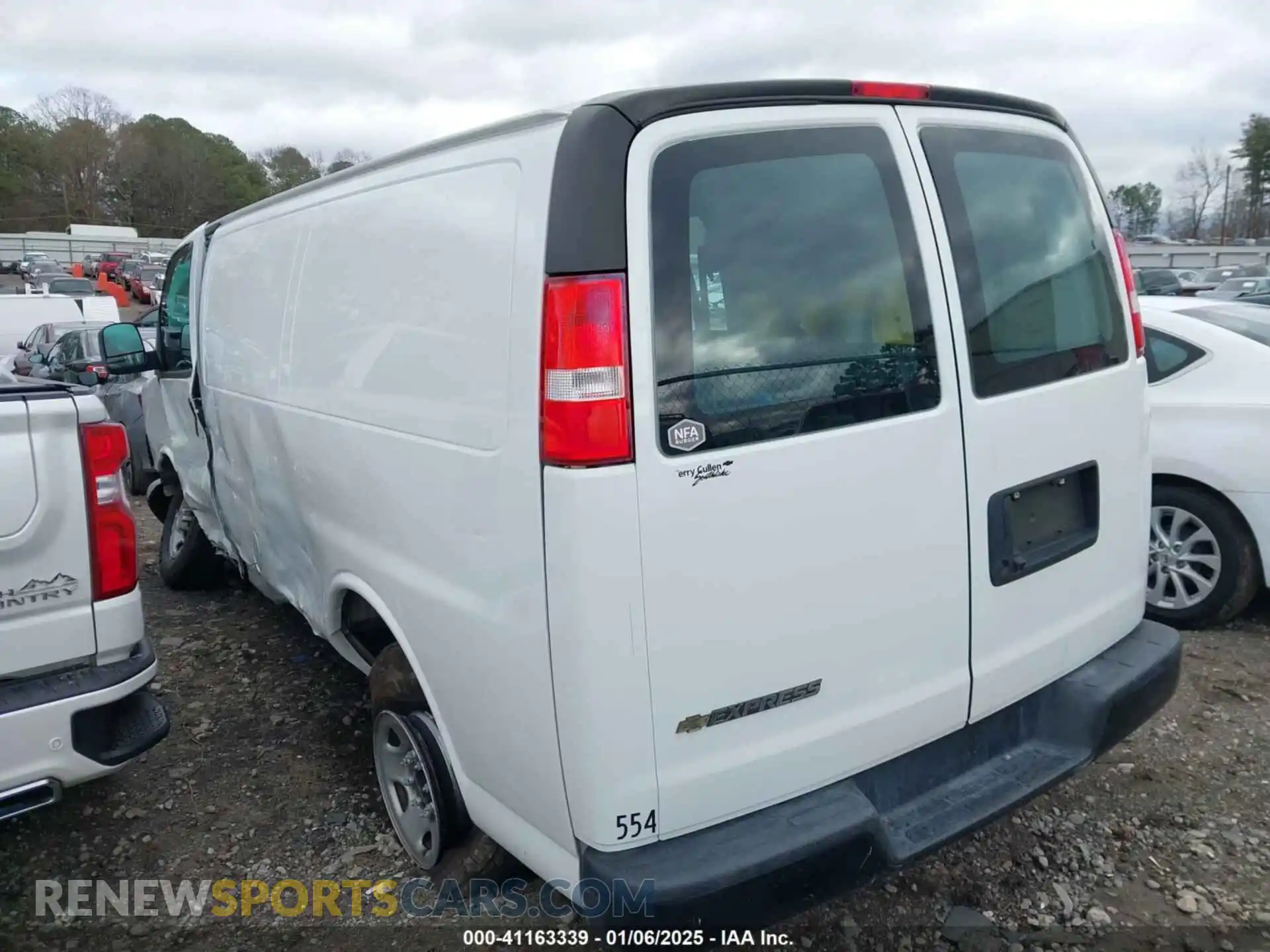 3 Фотография поврежденного автомобиля 1GCWGAFP7P1118809 CHEVROLET EXPRESS CARGO 2023
