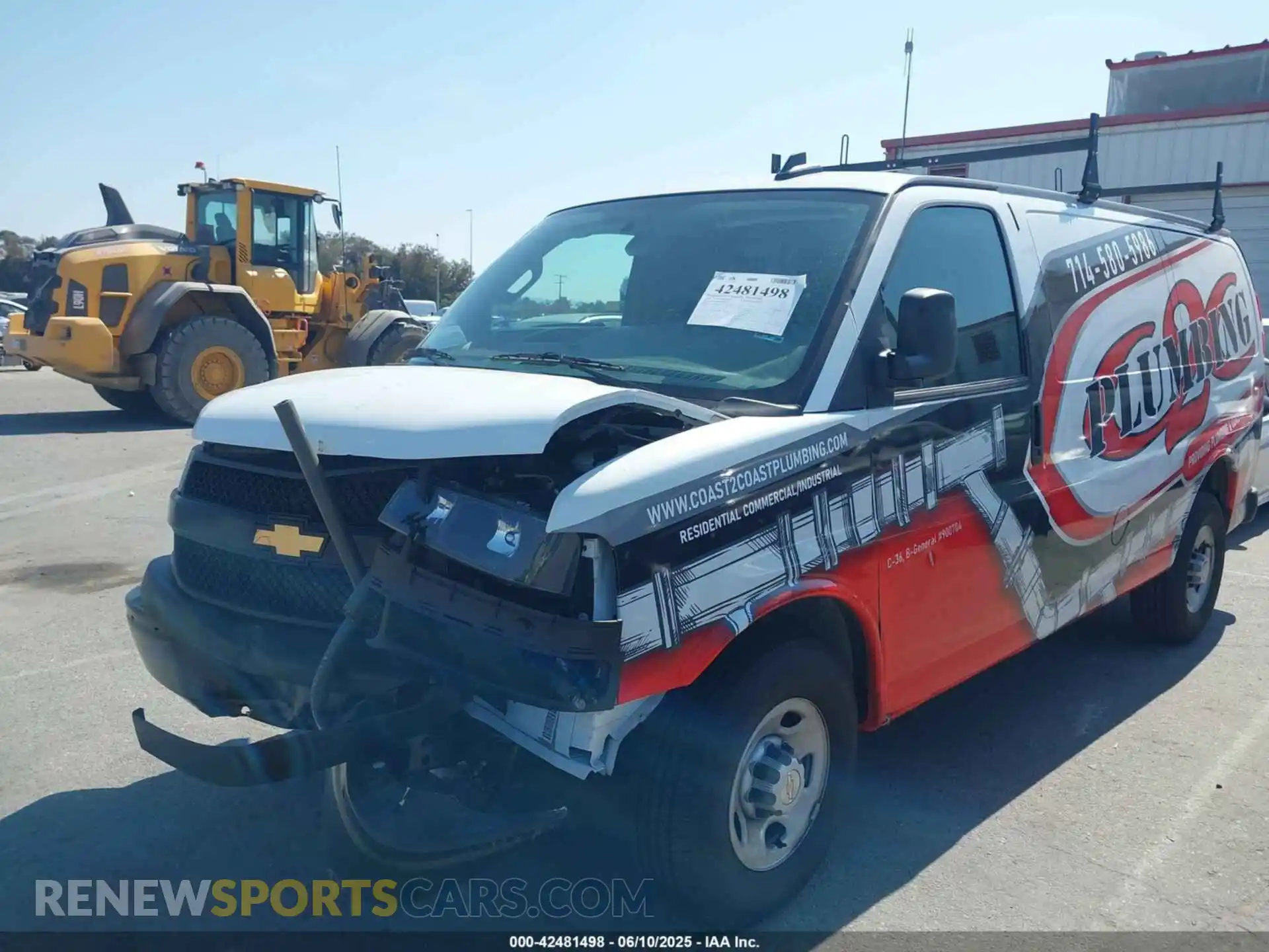 2 fotografías del automóvil dañado 1GCWGAFP0R1289176 CHEVROLET EXPRESS CARGO 2024