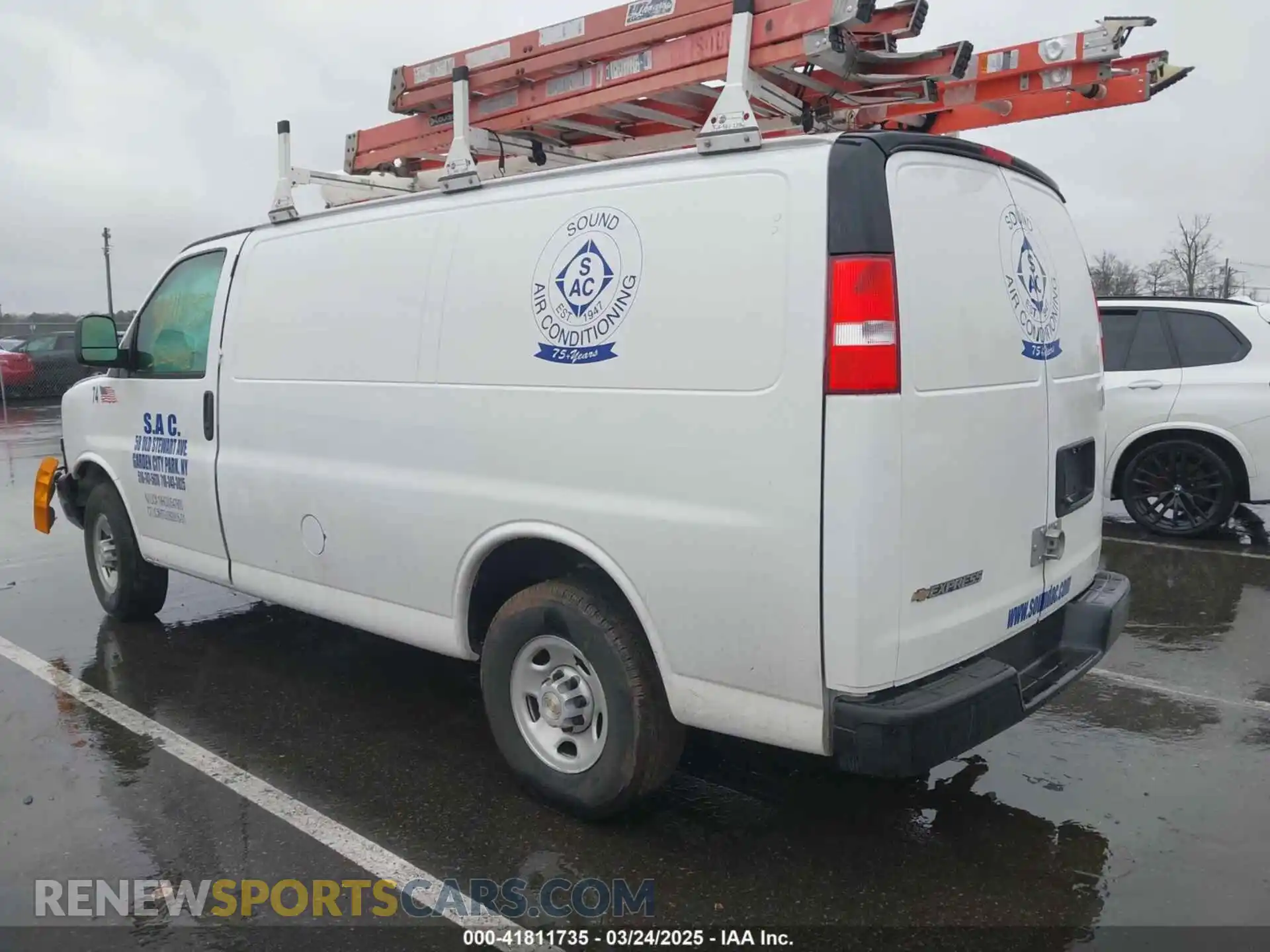 3 Photograph of a damaged car 1GCWGAFPXR1274619 CHEVROLET EXPRESS CARGO 2024