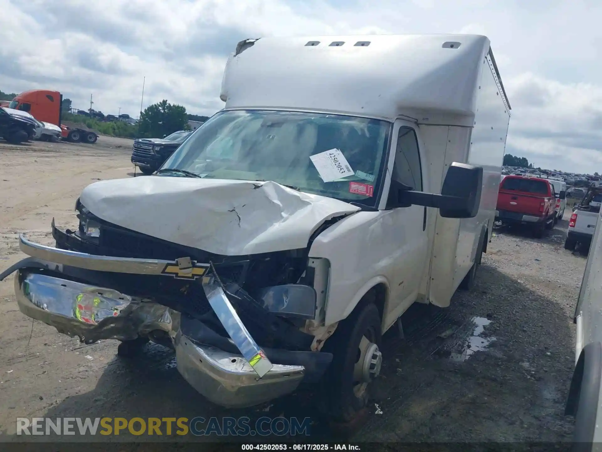 2 fotografías del automóvil dañado 1HA3GTC76NN002960 CHEVROLET EXPRESS CUTAWAY 2022