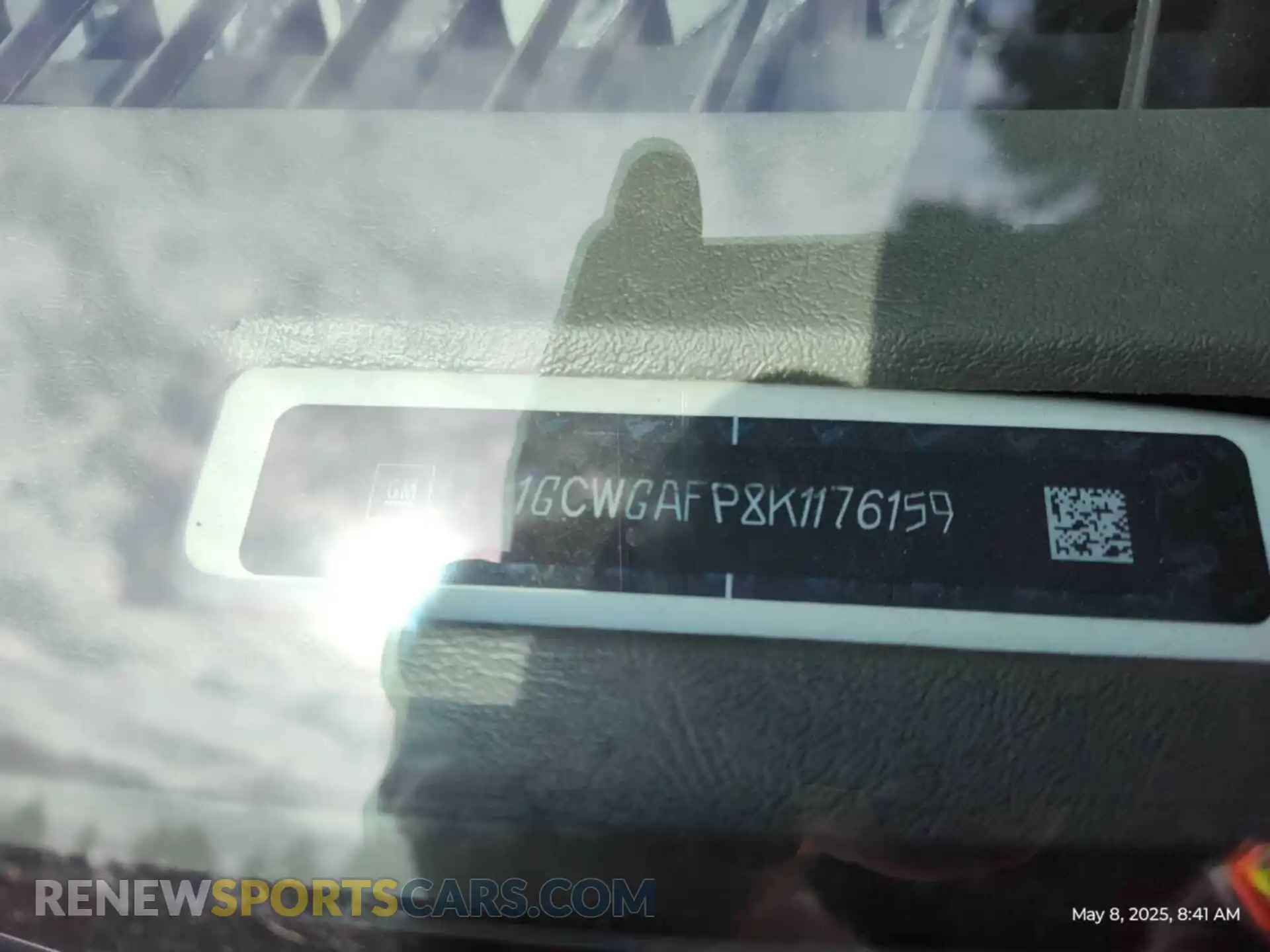 1 Photograph of a damaged car 1GCWGAFP8K1176159 CHEVROLET EXPRESS G2500 2019