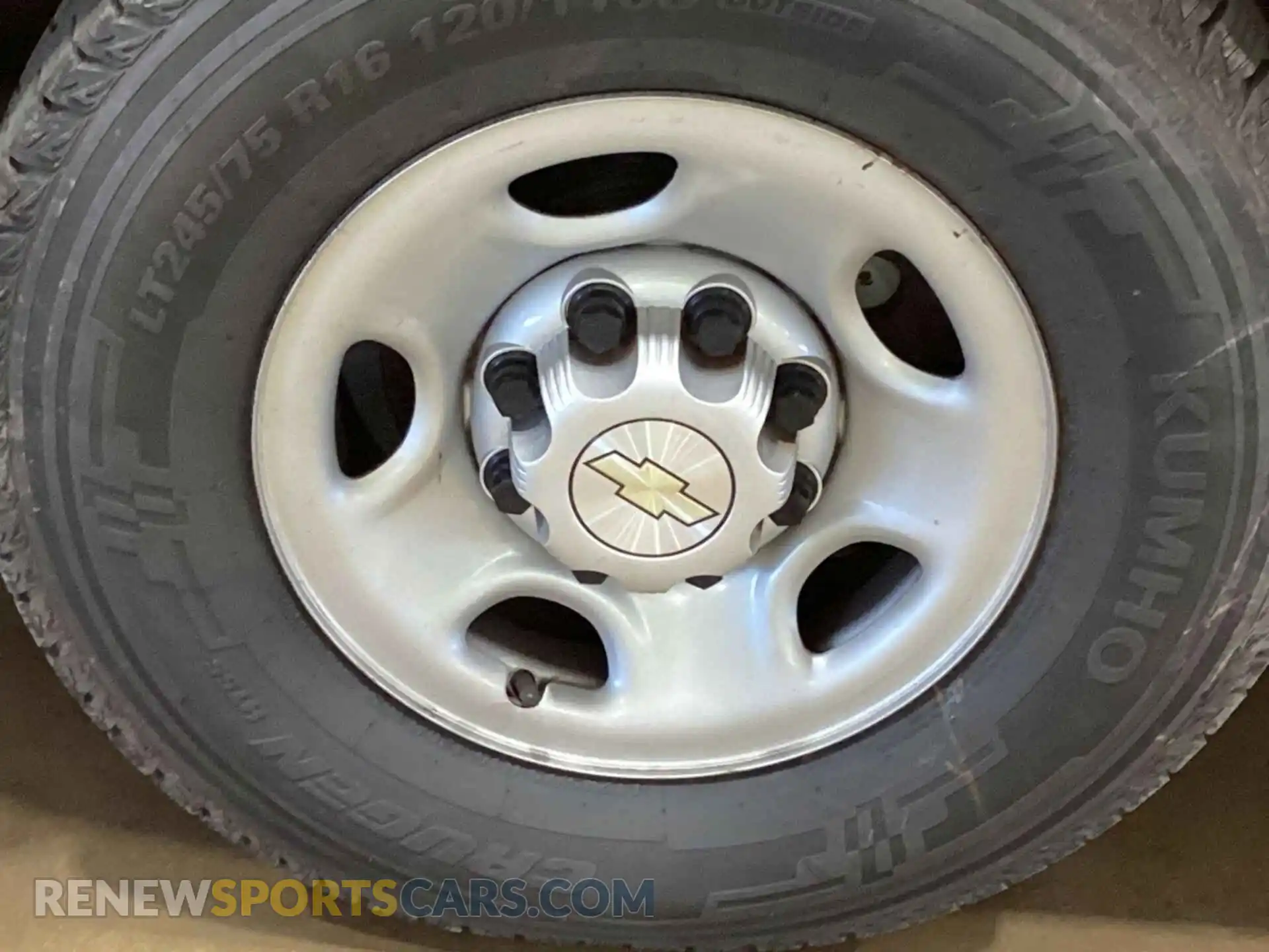 3 Photograph of a damaged car 1GCWGAFG5L1252809 CHEVROLET EXPRESS G2500 2020