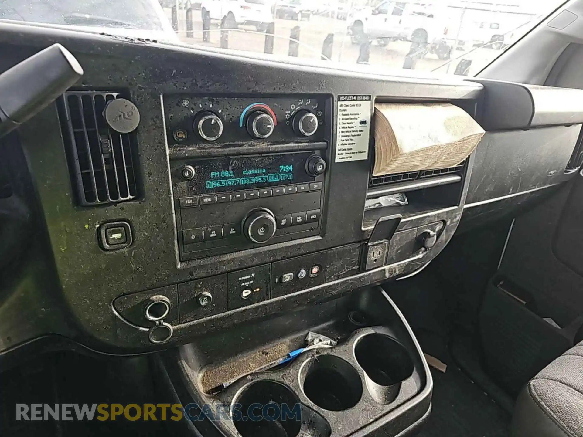 3 fotografías del automóvil dañado 1GCWGAFP1N1259677 CHEVROLET EXPRESS G2500 2022