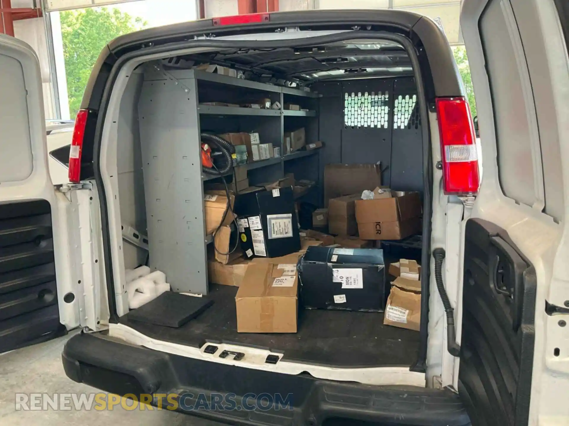 1 fotografías del automóvil dañado 1GCWGAFP3N1259311 CHEVROLET EXPRESS G2500 2022